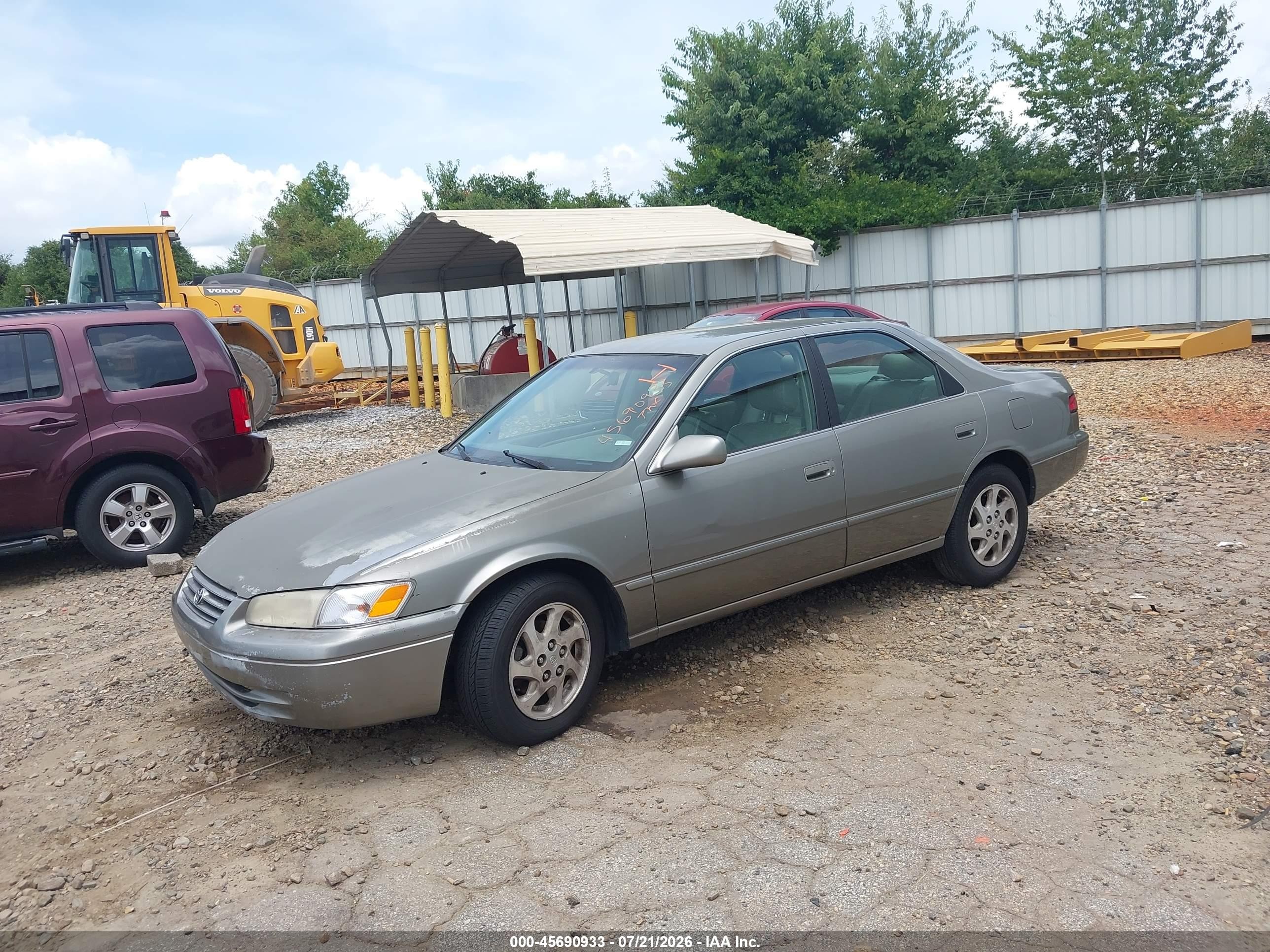 1999 Toyota Camry Le V6 Gold vin: JT2BF28K7X0159495
