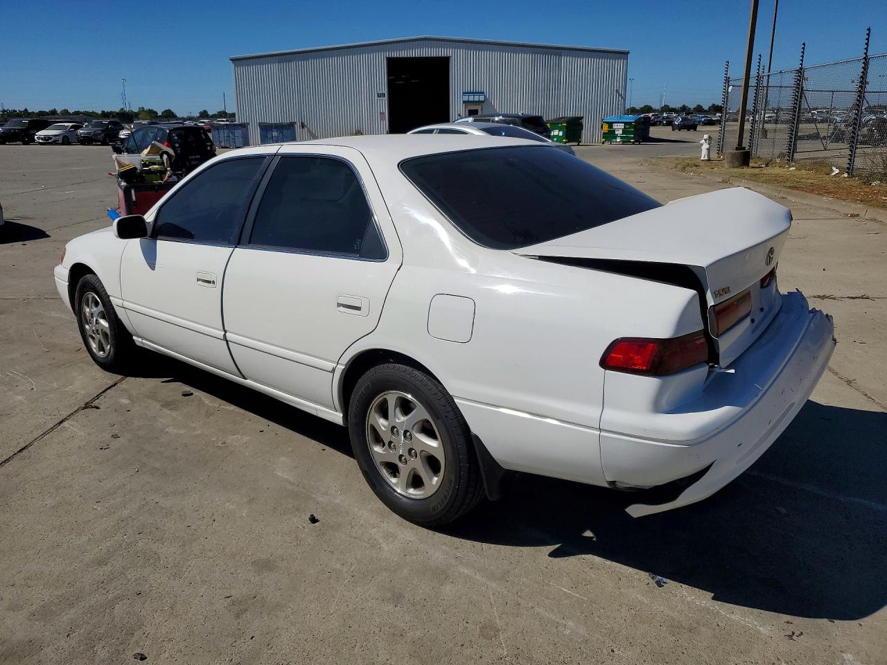 1999 Toyota Camry Xle V6 White vin: JT2BF28K7X0215788