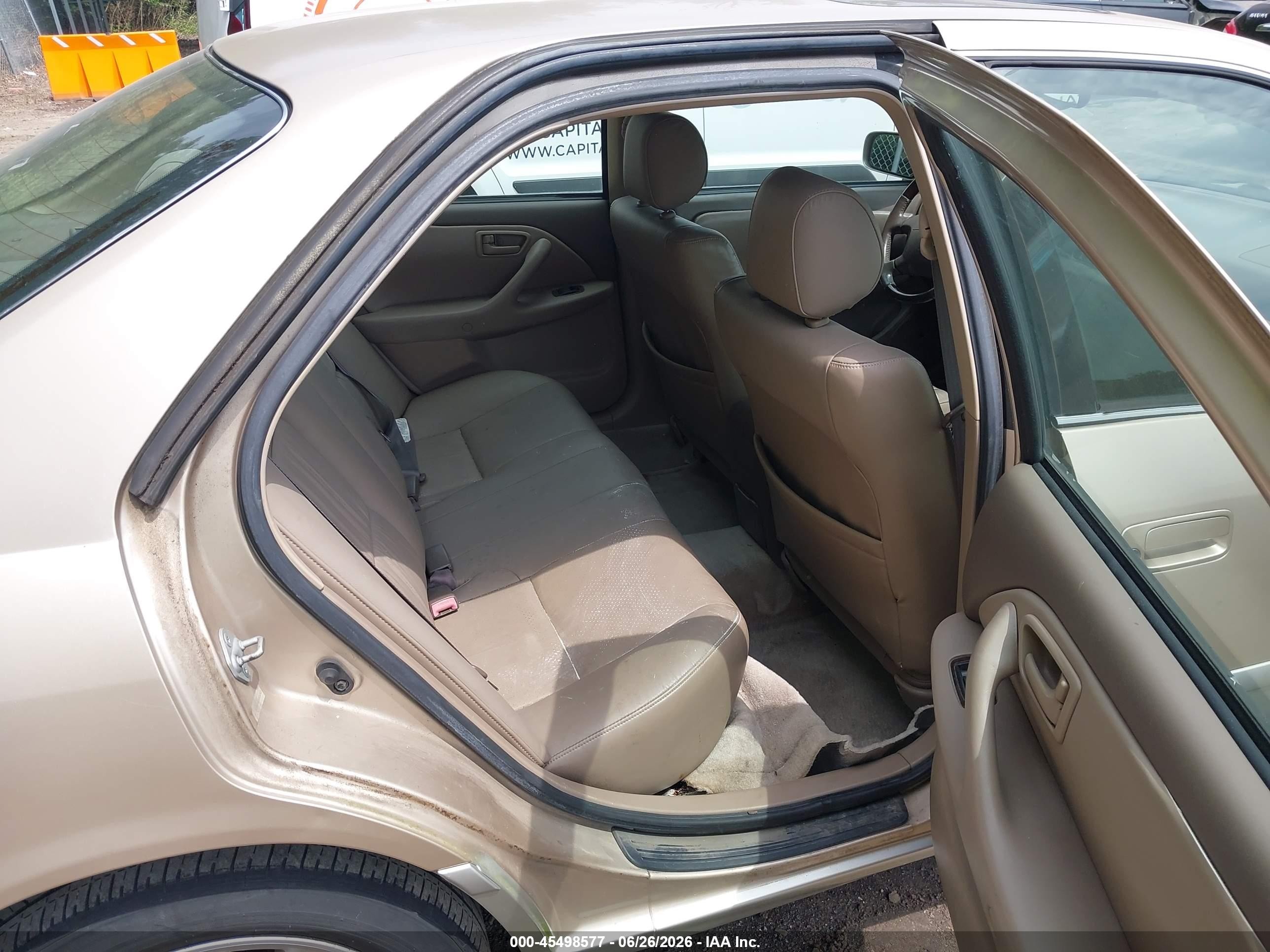2001 Toyota Camry Le V6 Gold vin: JT2BF28K810324543