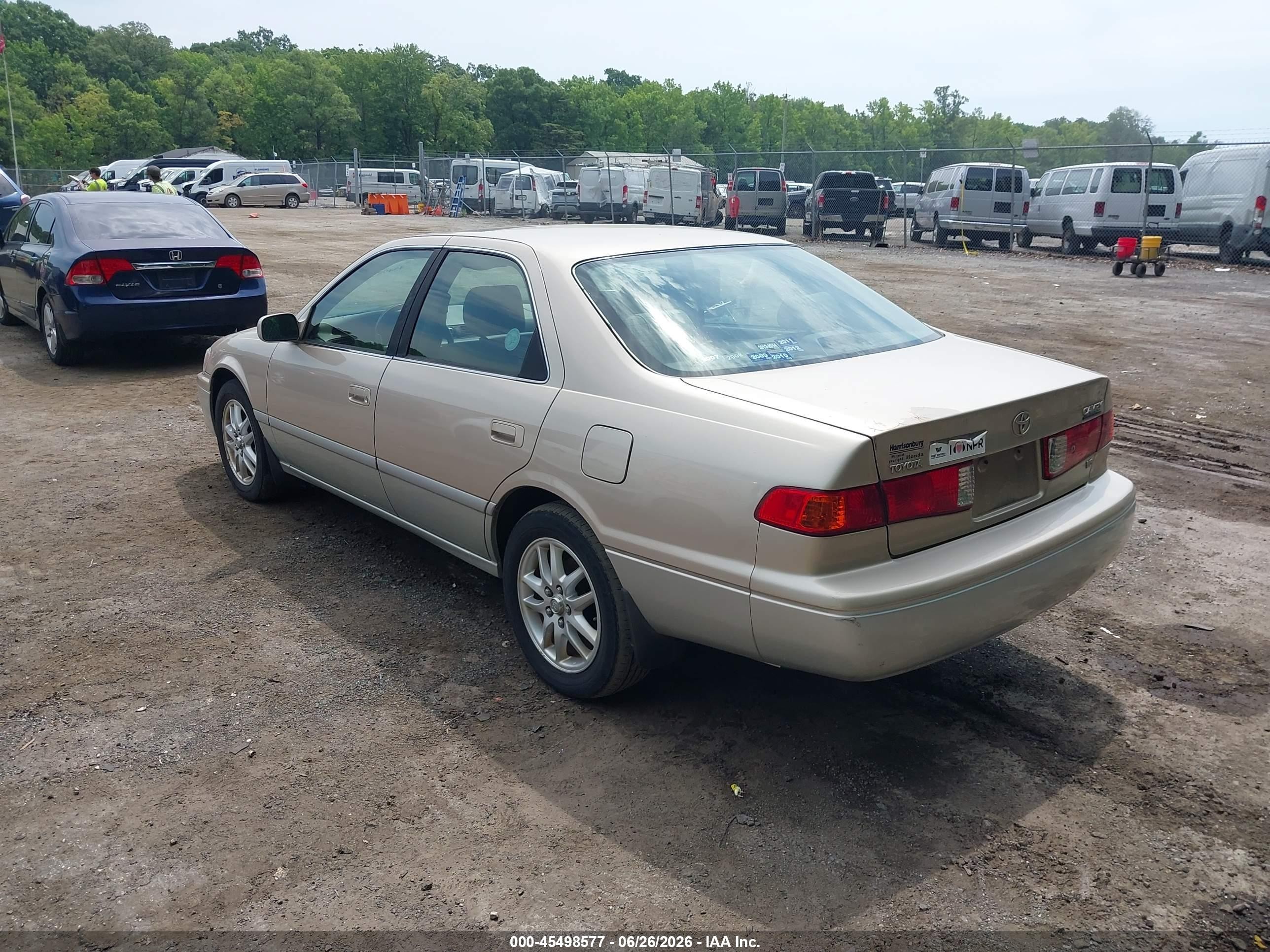 2001 Toyota Camry Le V6 Gold vin: JT2BF28K810324543