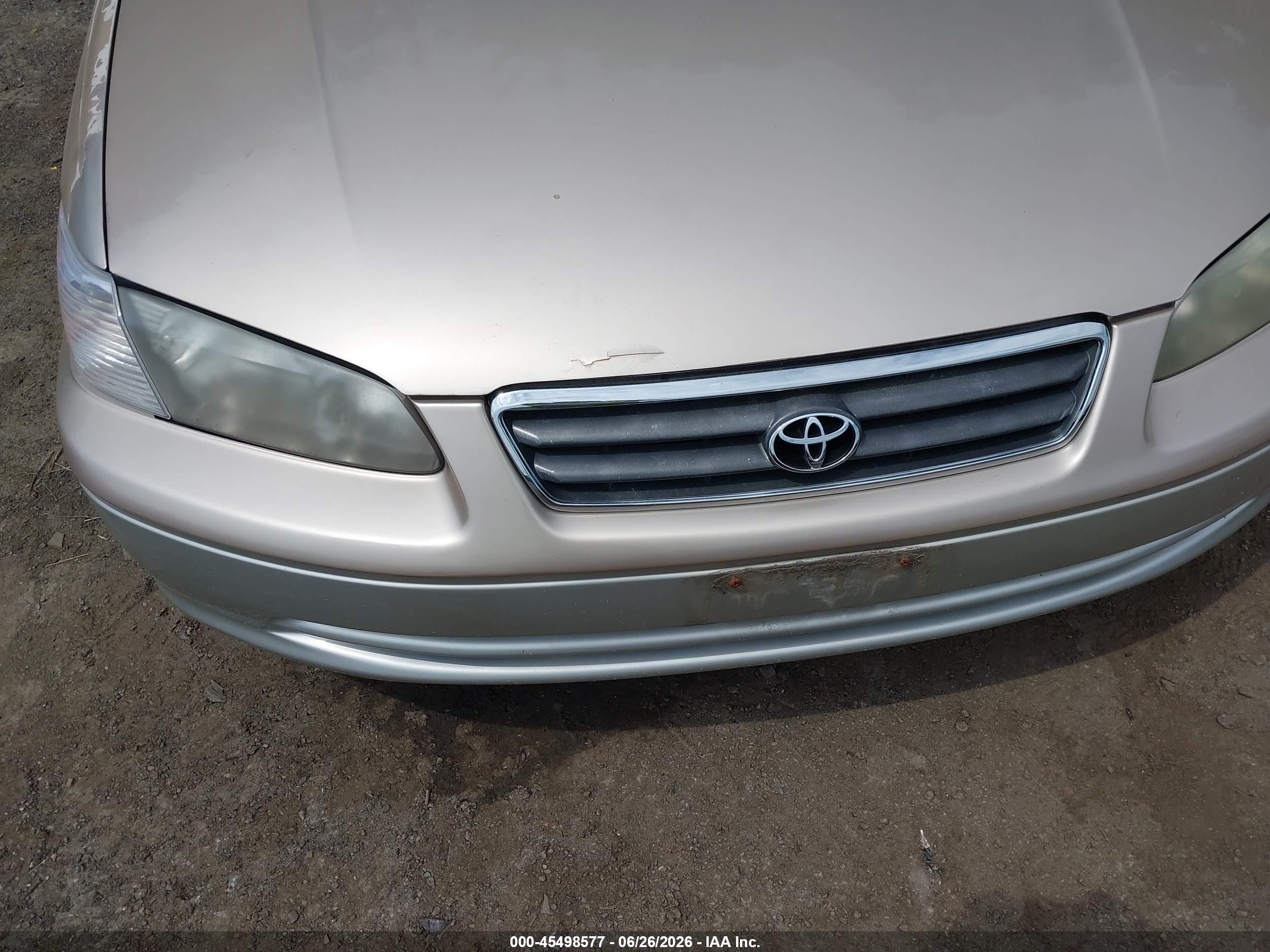 2001 Toyota Camry Le V6 Gold vin: JT2BF28K810324543