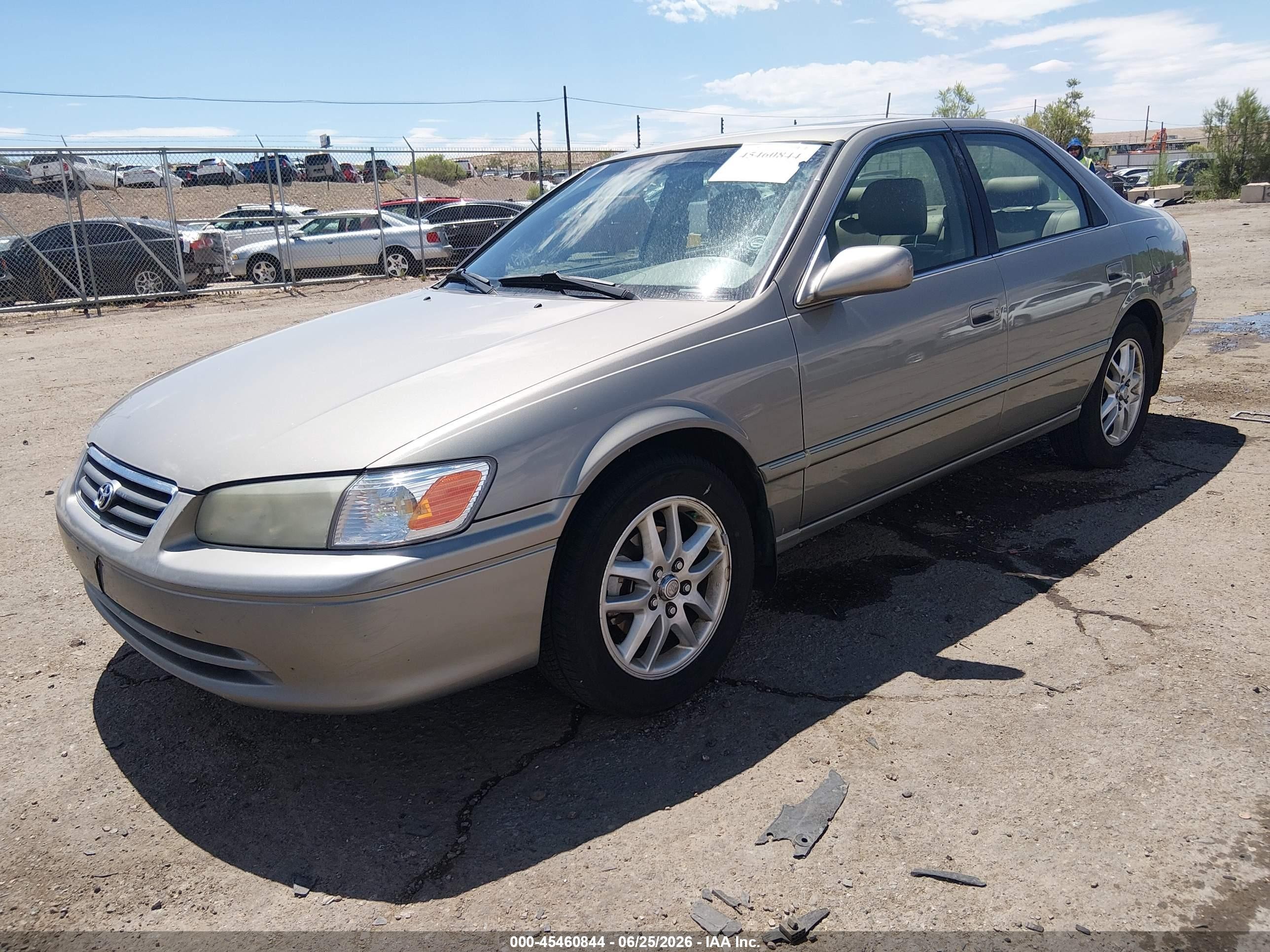 2001 Toyota Camry Xle V6 Gold vin: JT2BF28K810329144