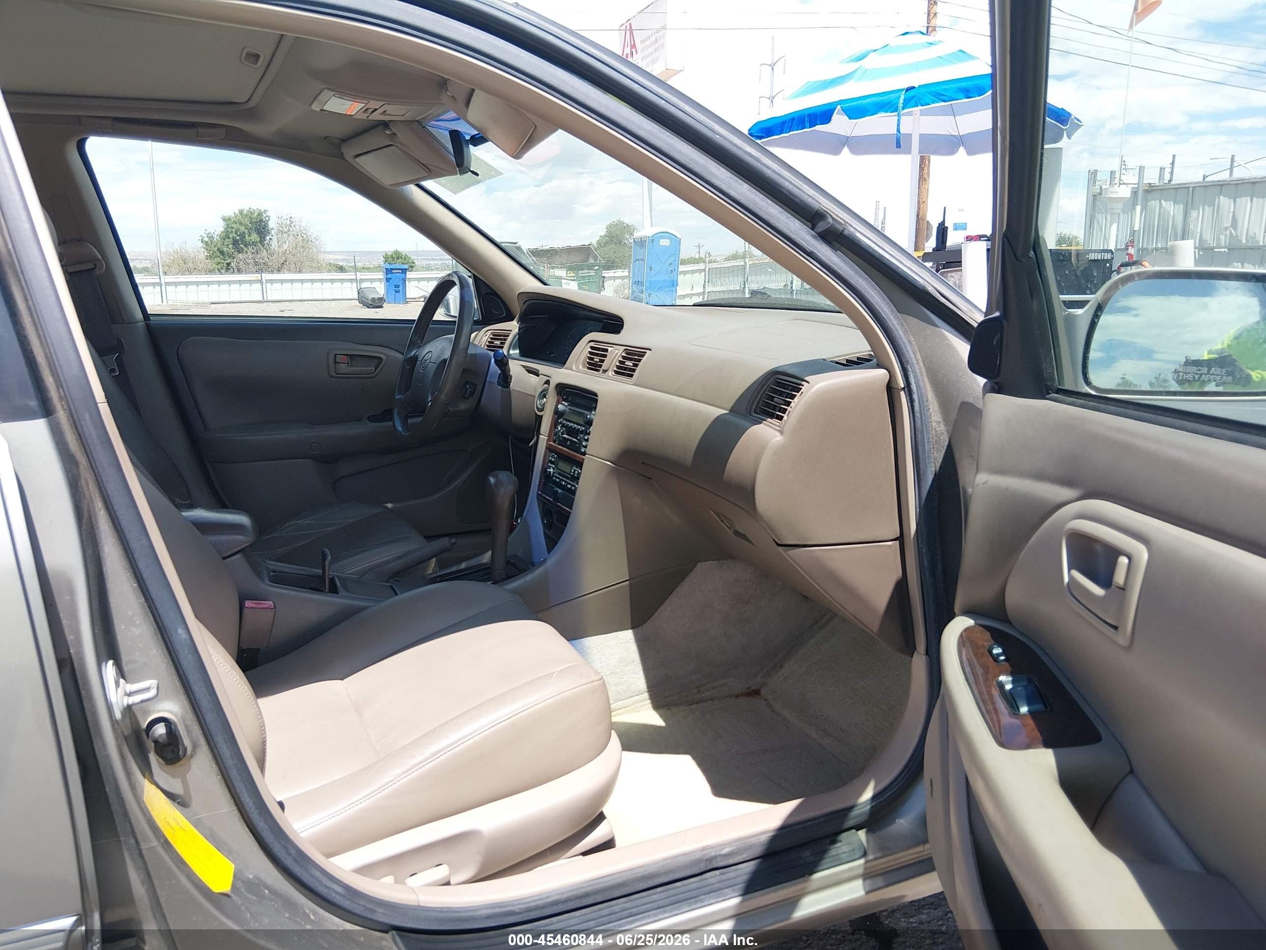 2001 Toyota Camry Xle V6 Gold vin: JT2BF28K810329144
