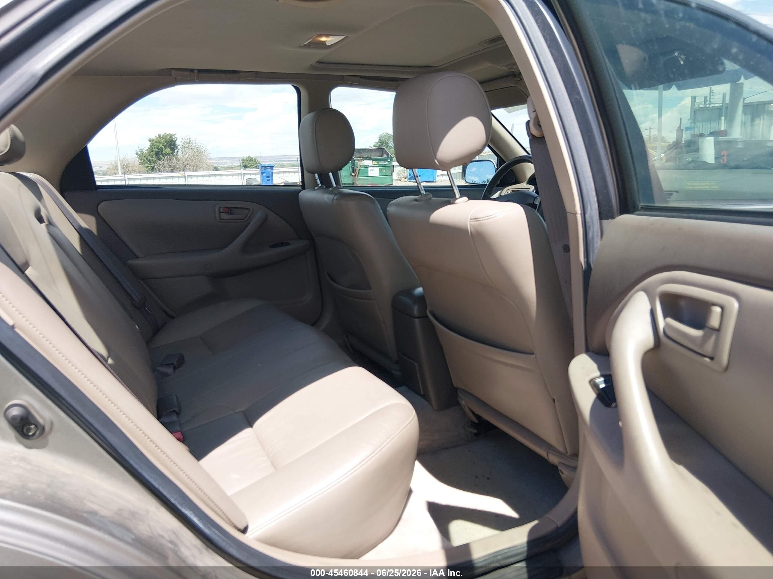 2001 Toyota Camry Xle V6 Gold vin: JT2BF28K810329144