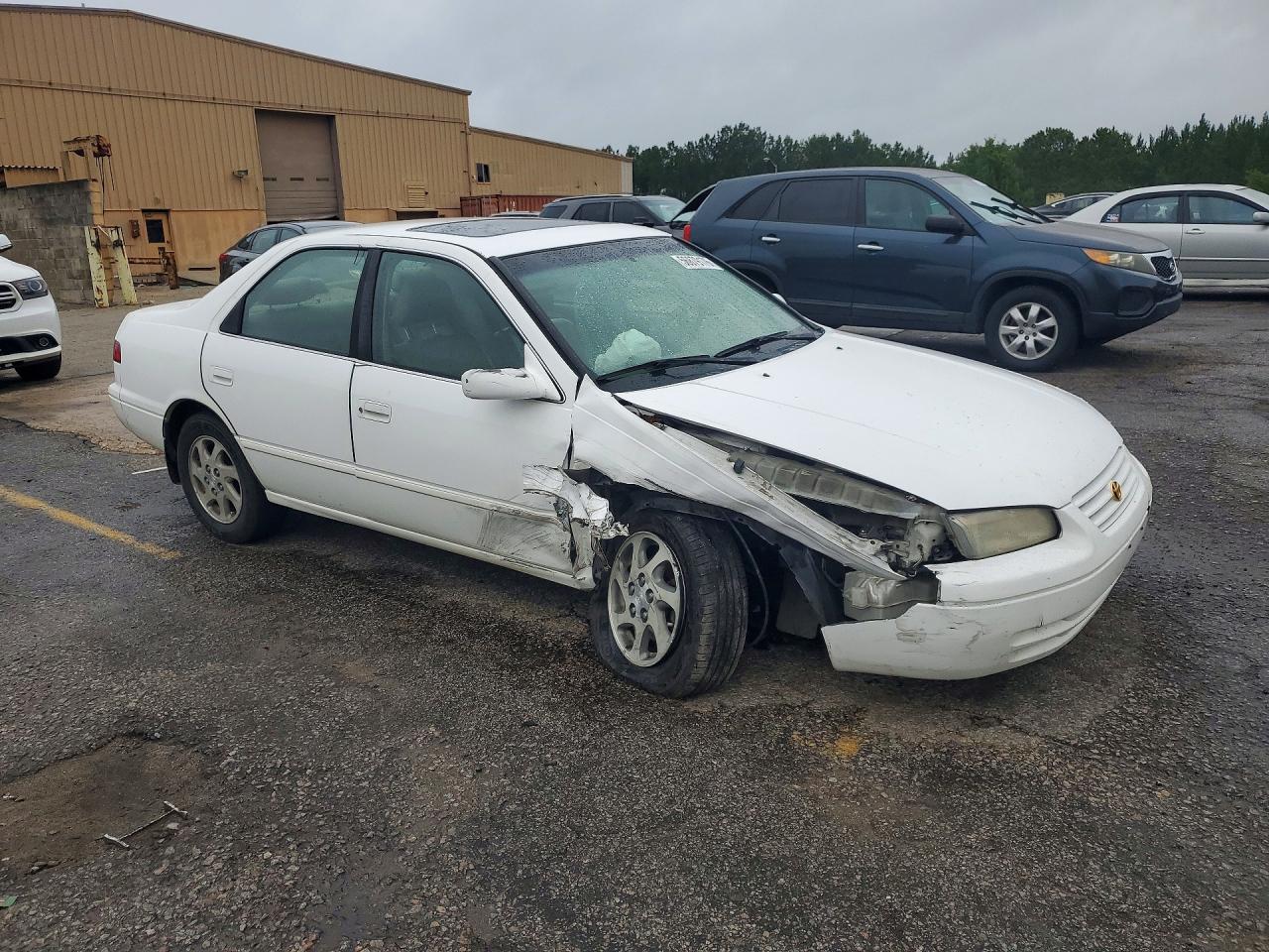 1998 Toyota Camry Xle V6 White vin: JT2BF28K8W0090637