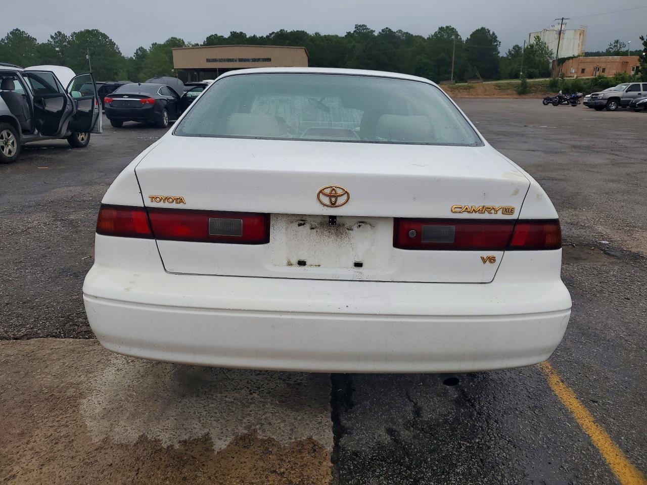 1998 Toyota Camry Xle V6 White vin: JT2BF28K8W0090637
