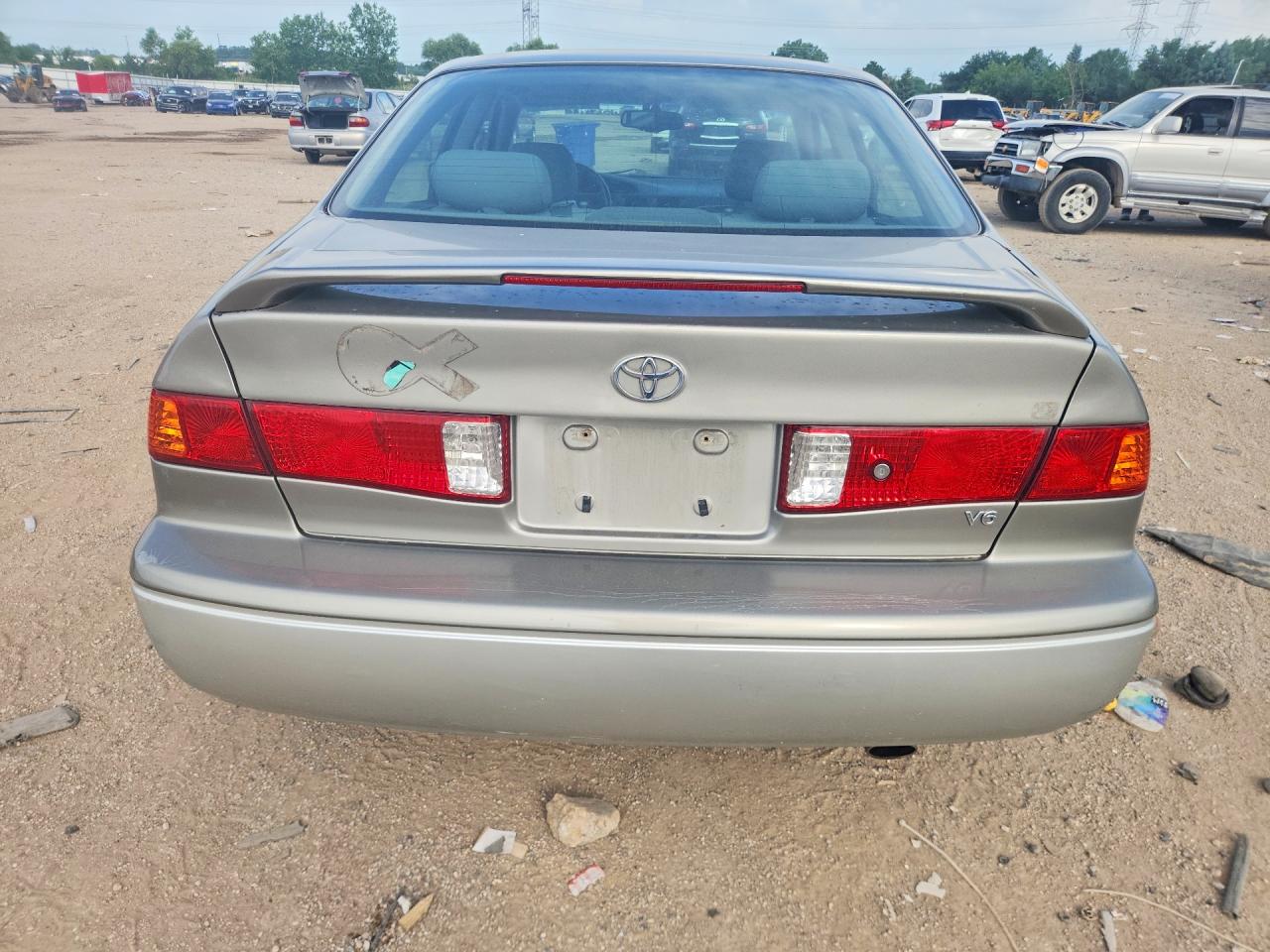 2001 Toyota Camry Le Серый vin: JT2BF28KX10296339