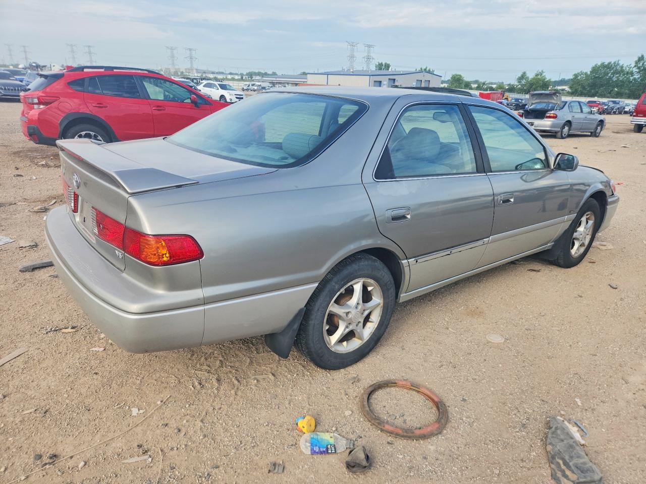 2001 Toyota Camry Le Серый vin: JT2BF28KX10296339