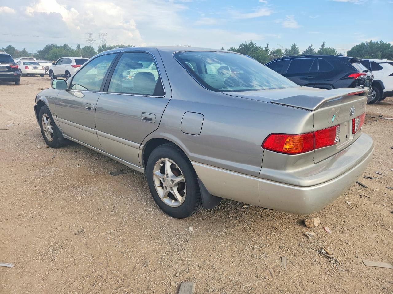 2001 Toyota Camry Le Серый vin: JT2BF28KX10296339