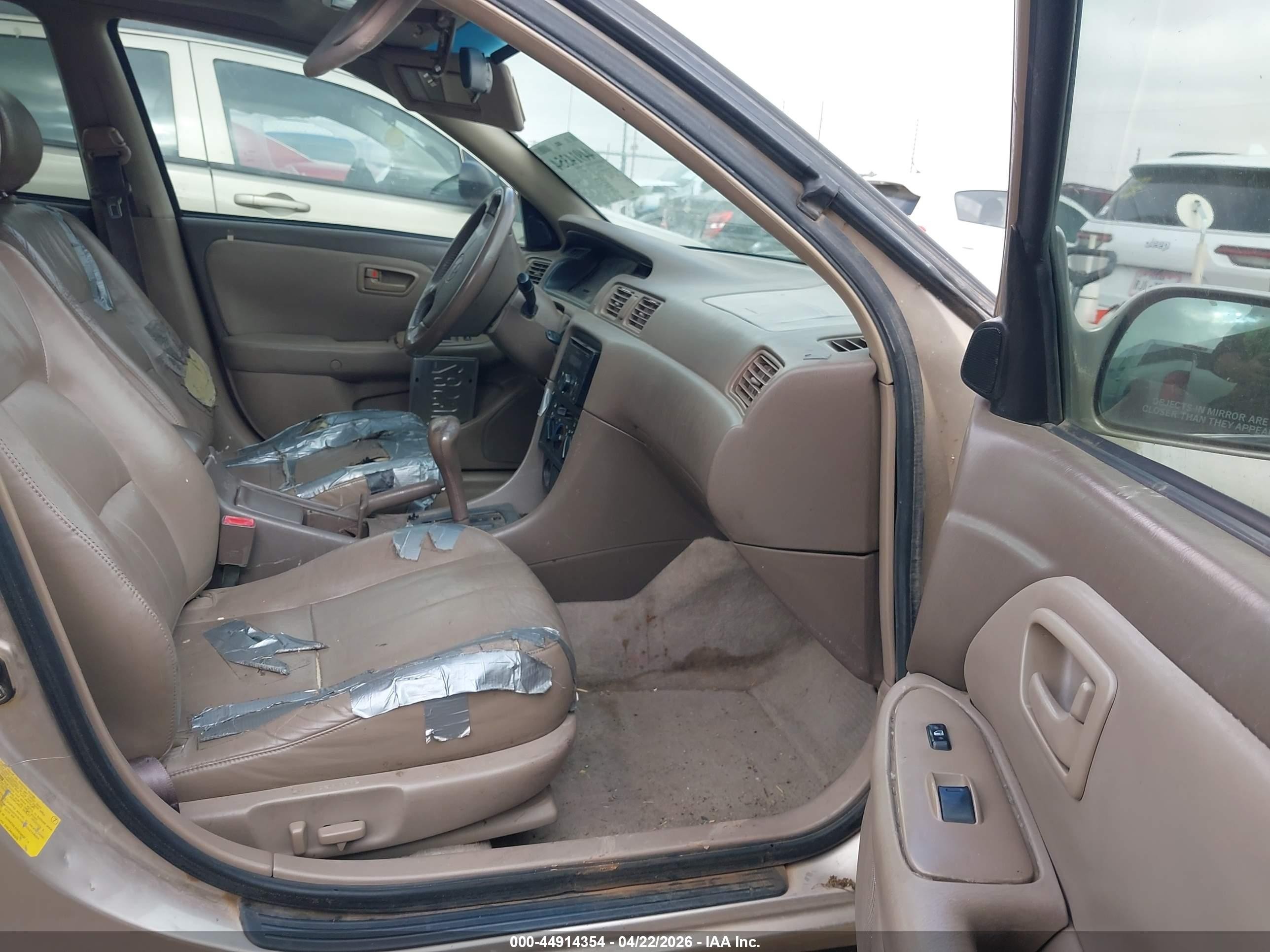 1998 Toyota Camry Xle V6 Champagne vin: JT2BF28KXW0119443