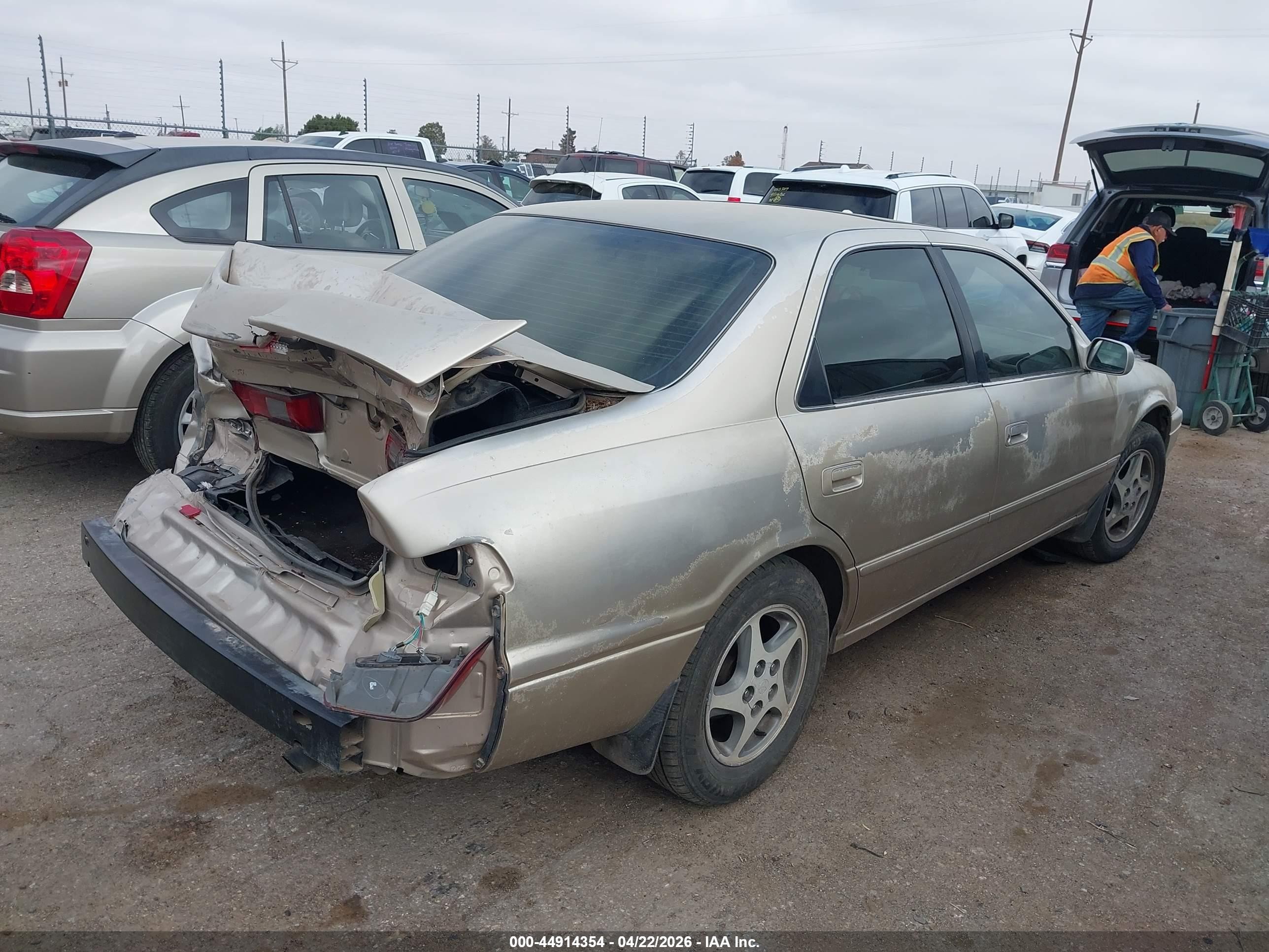 1998 Toyota Camry Xle V6 Champagne vin: JT2BF28KXW0119443