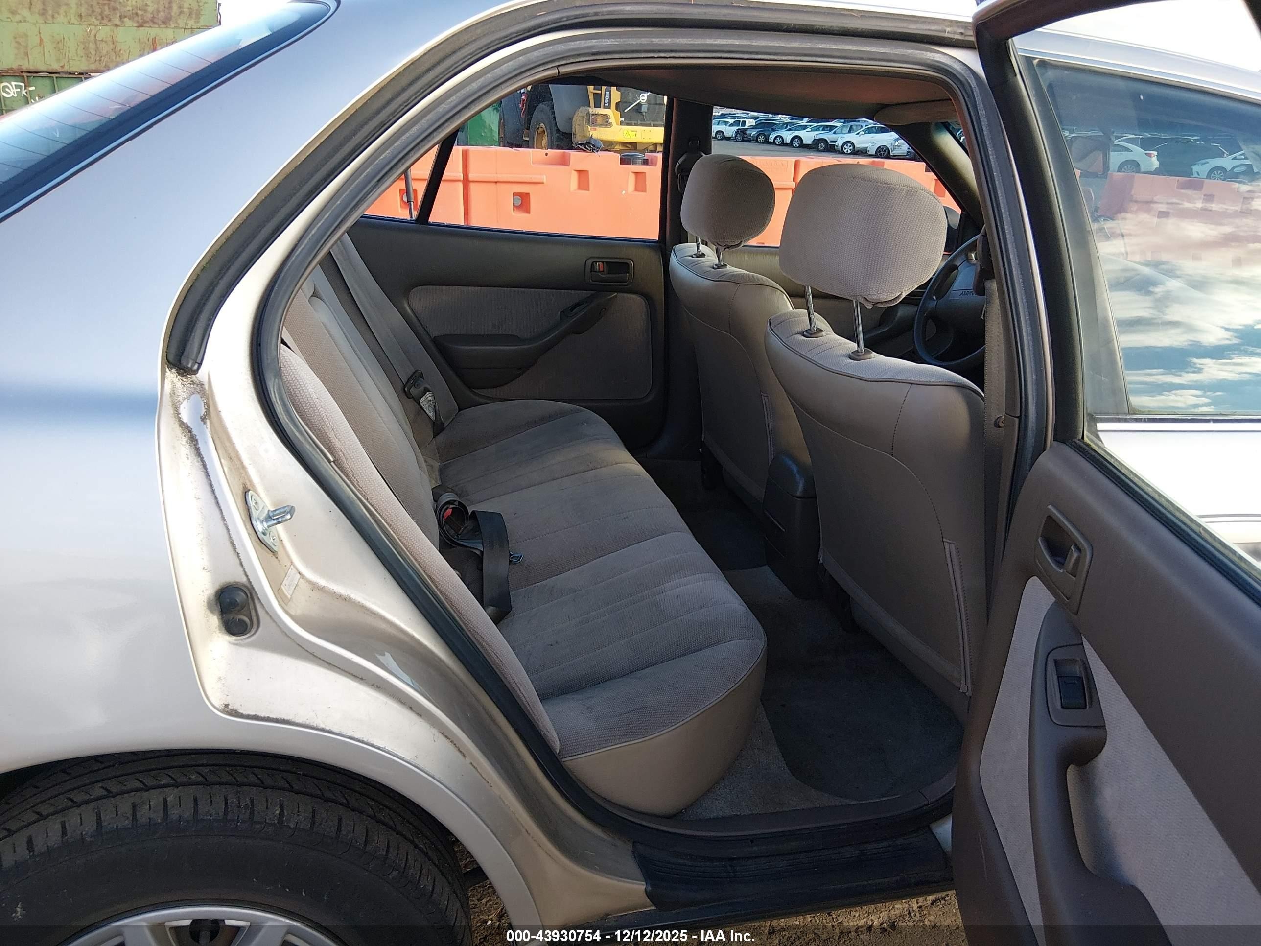 1996 Toyota Camry Dx/le/xle Champagne vin: JT2BG12K1T0383663