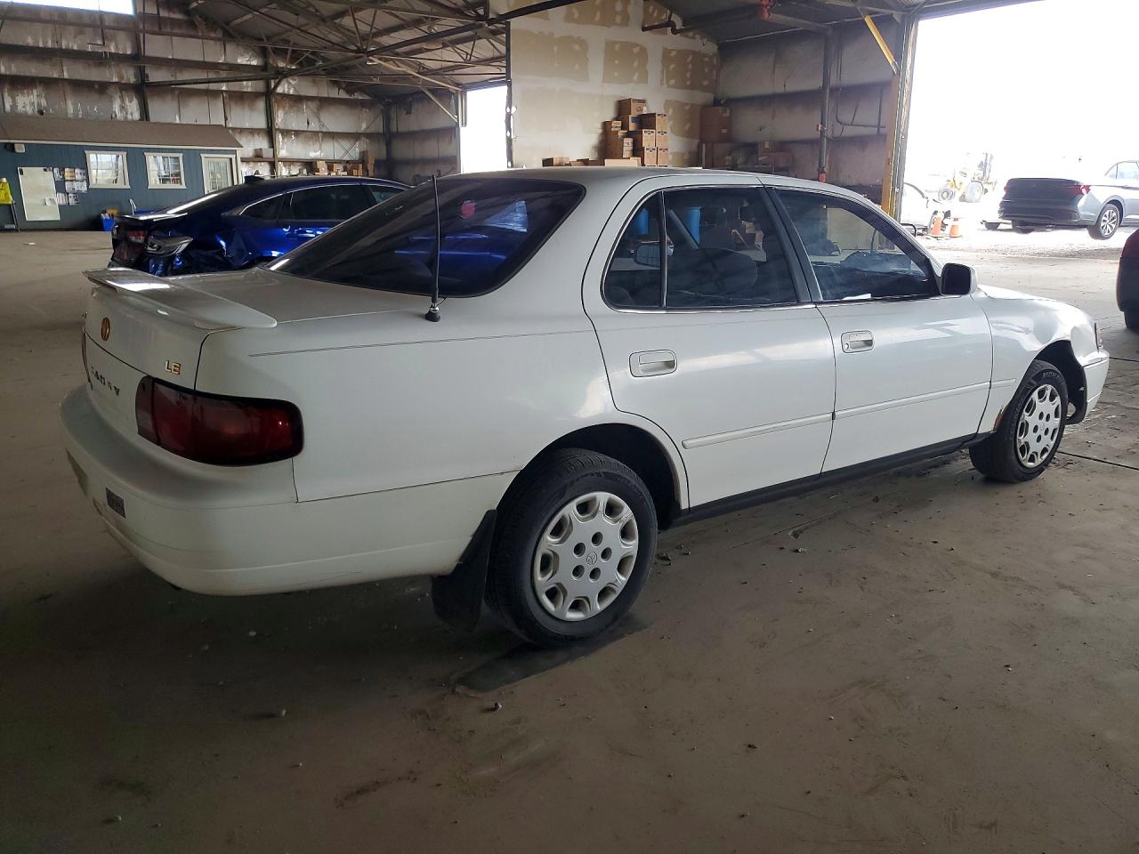 1996 Toyota Camry Le Beige vin: JT2BG12K1T0414474