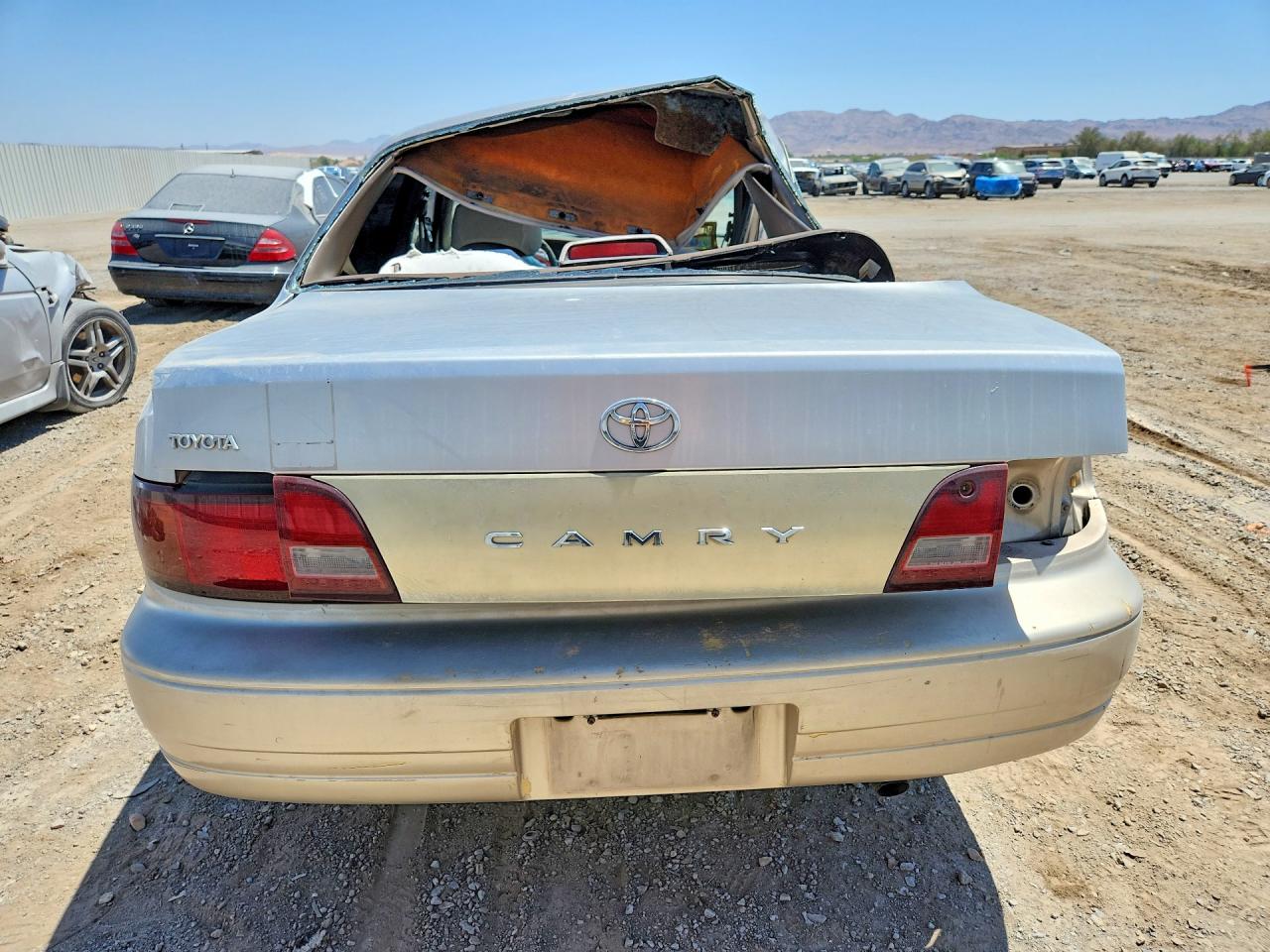 1996 Toyota Camry Dx Tan vin: JT2BG12K3T0399783