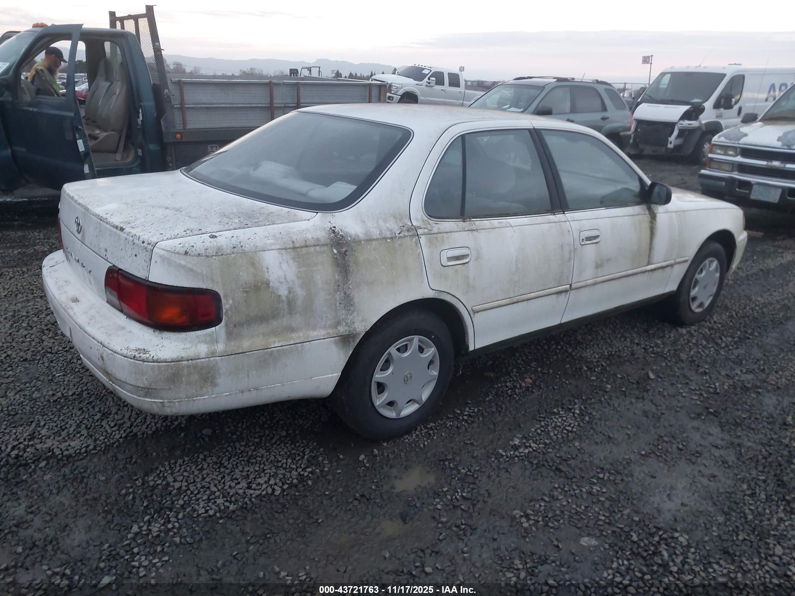 1996 Toyota Camry Dx/le/xle White vin: JT2BG12K6T0383982