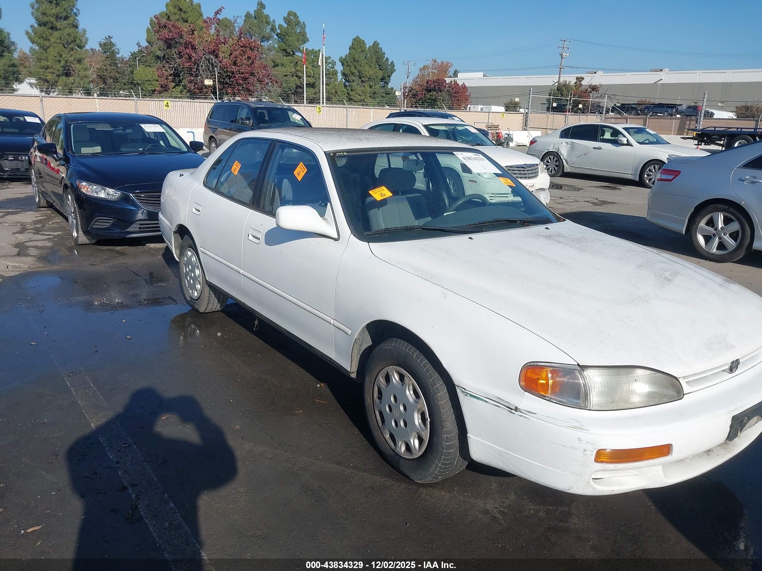 1996 Toyota Camry Dx/le/xle White vin: JT2BG12K7T0349971