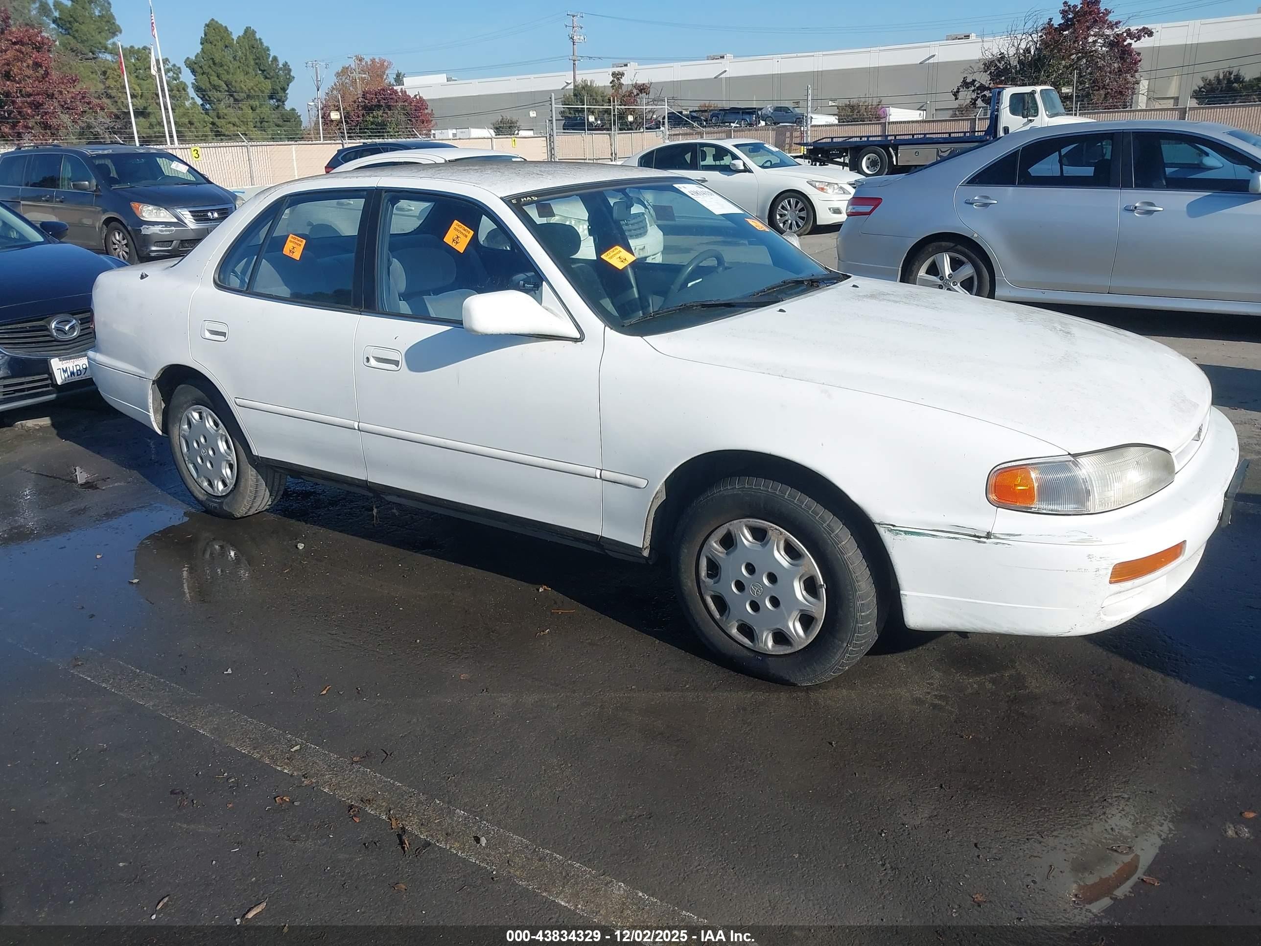 1996 Toyota Camry Dx/le/xle White vin: JT2BG12K7T0349971
