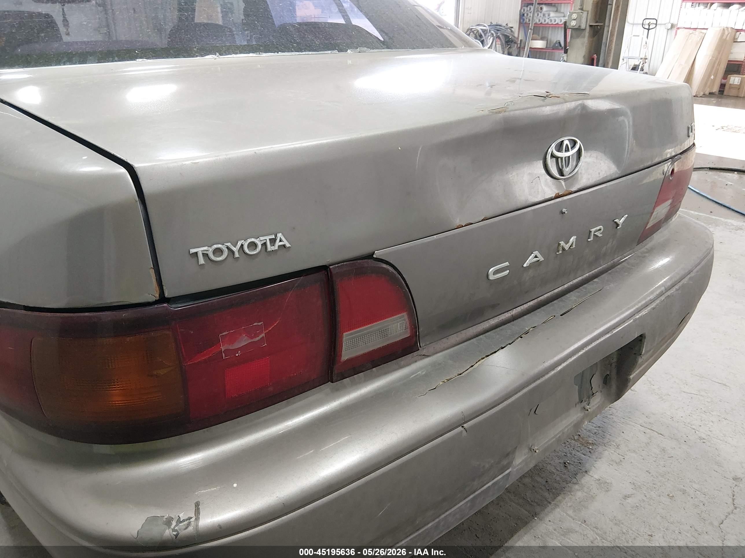 1996 Toyota Camry Dx/le/xle Серый vin: JT2BG12K7T0391329