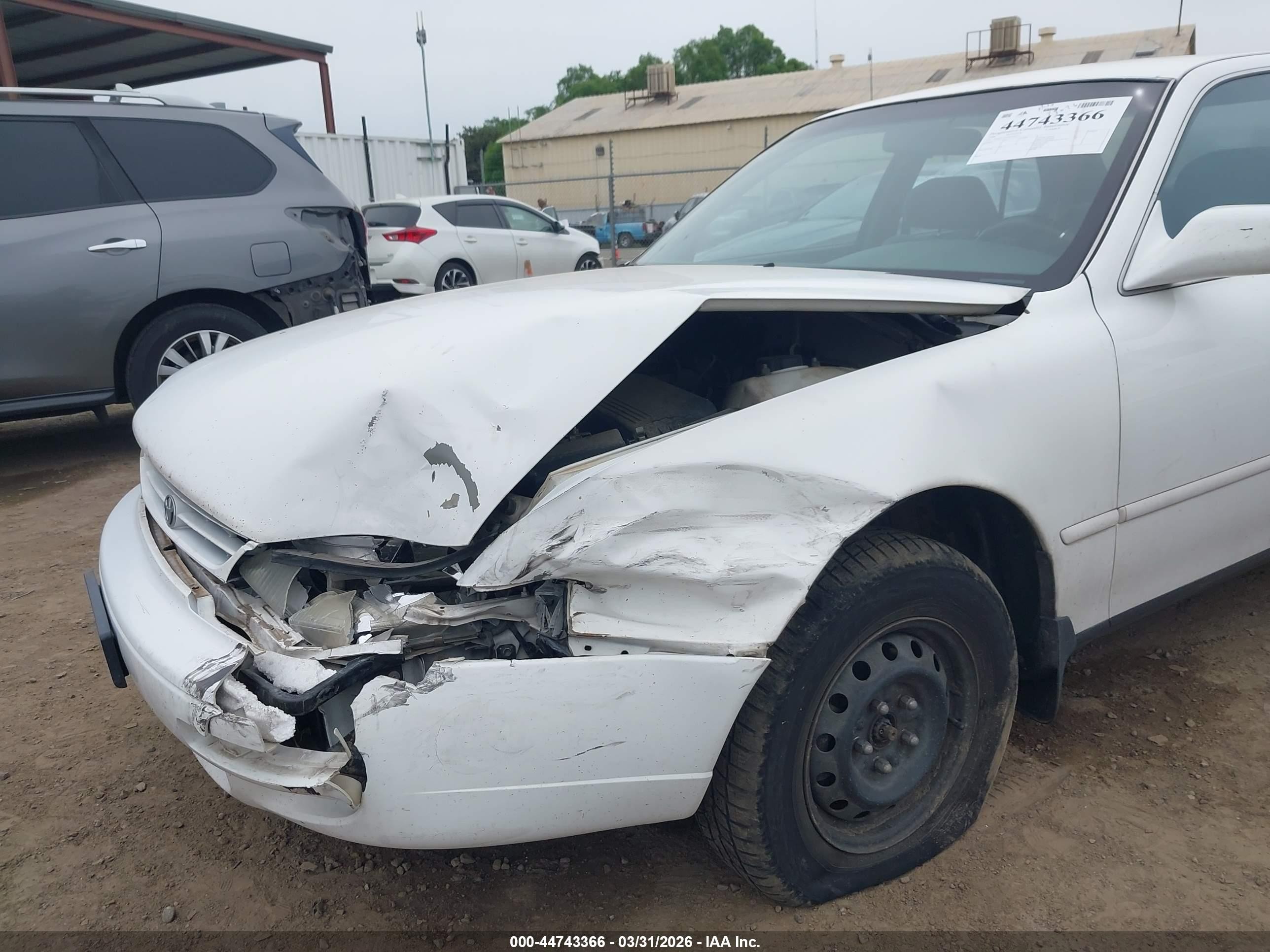 1996 Toyota Camry Dx/le/xle White vin: JT2BG12K7T0399916