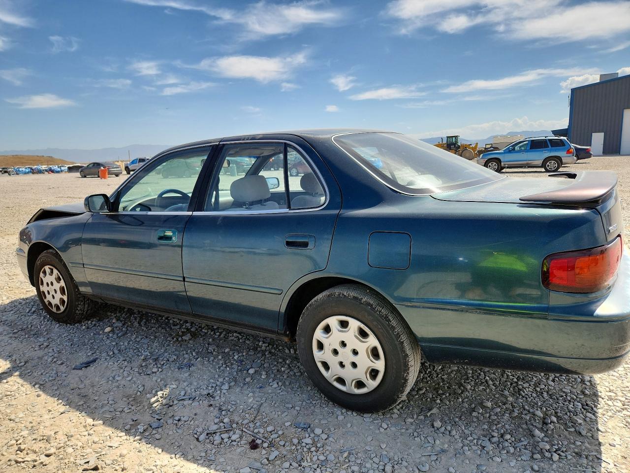 1996 Toyota Camry Le Green vin: JT2BG12K8T0351597