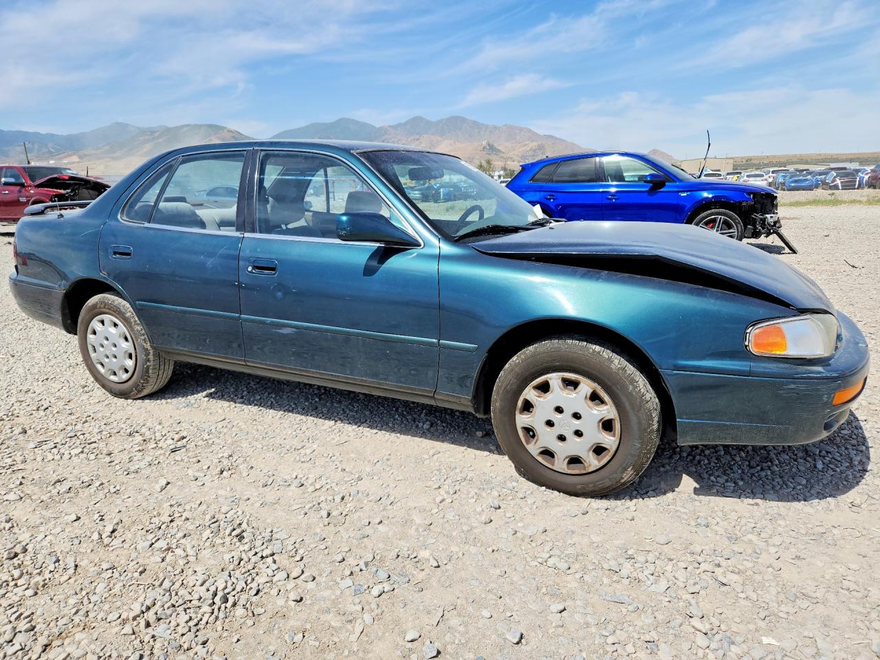 1996 Toyota Camry Le Green vin: JT2BG12K8T0351597