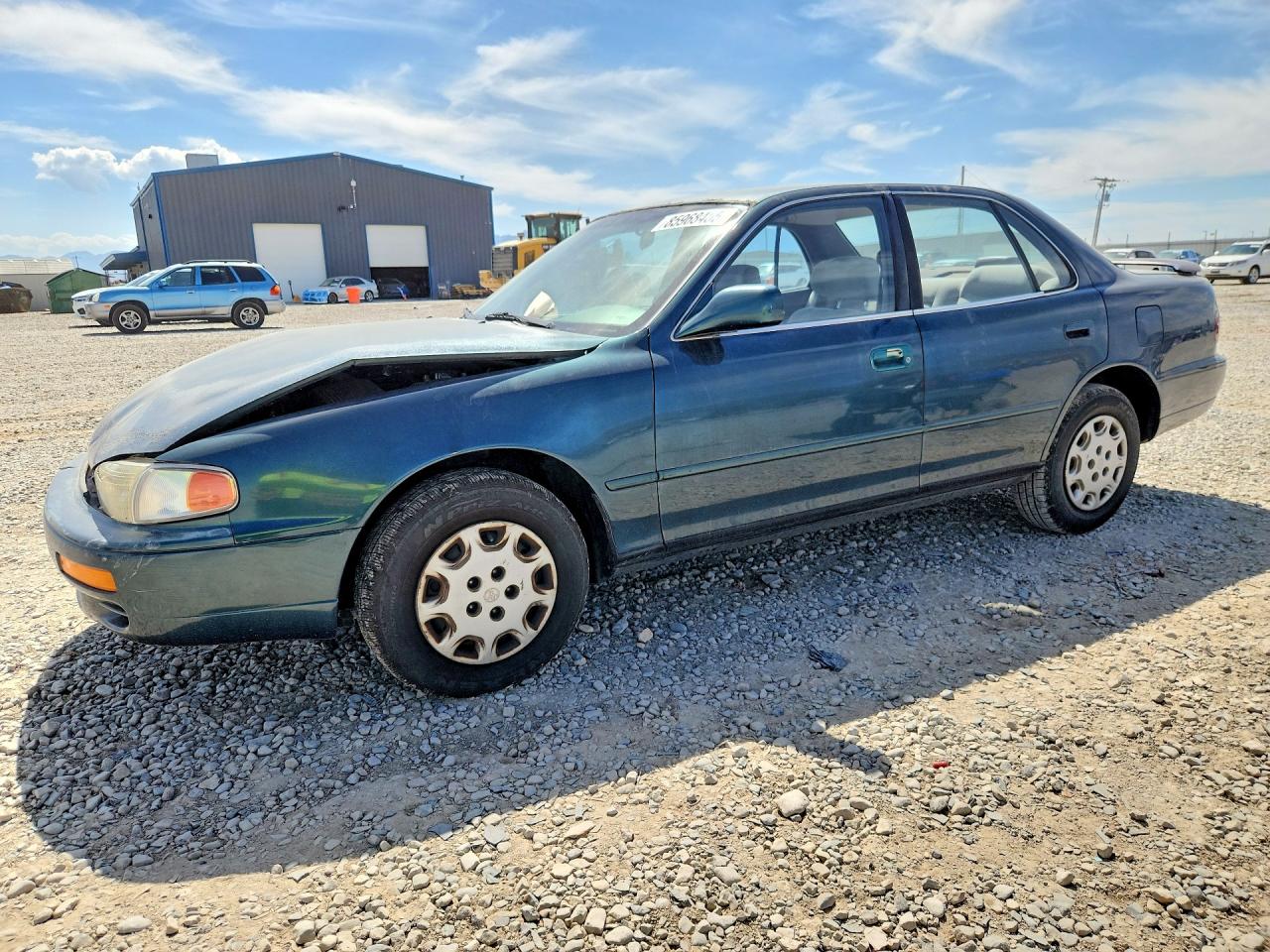 1996 Toyota Camry Le Green vin: JT2BG12K8T0351597
