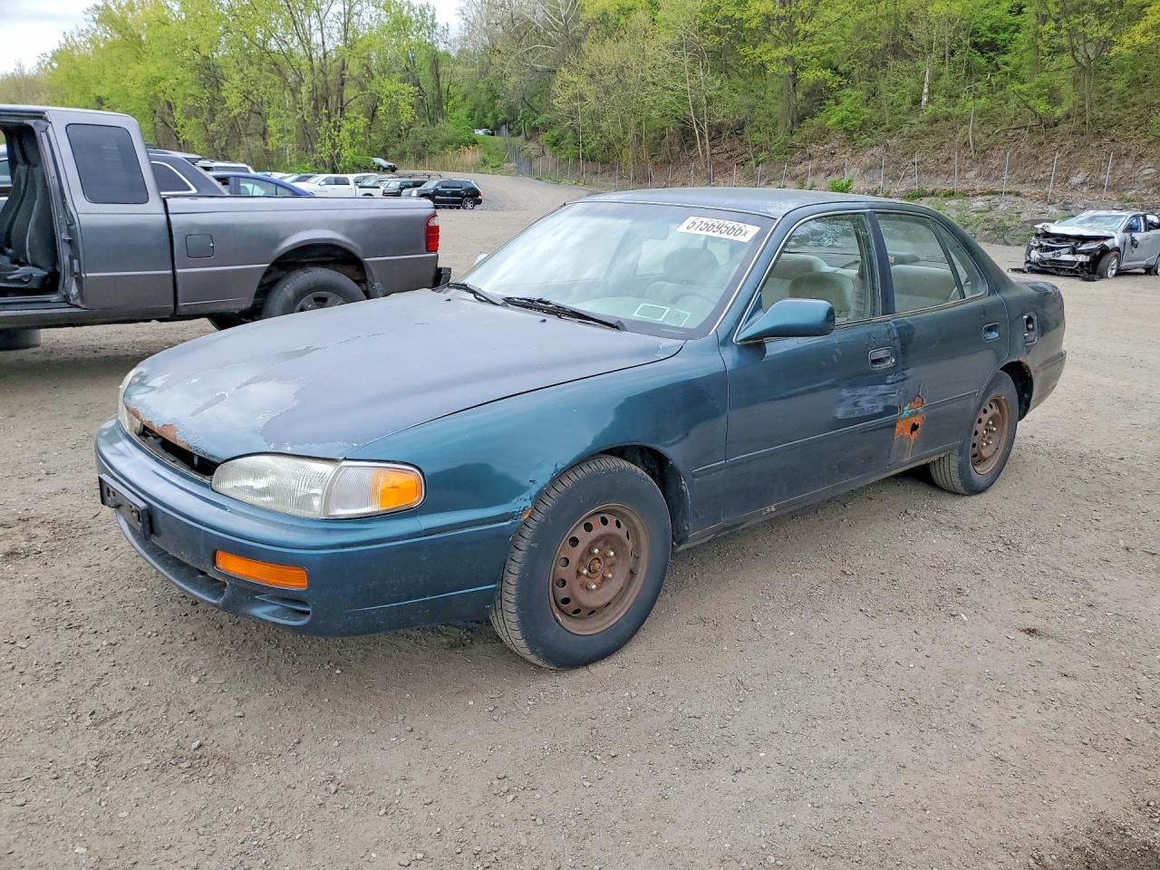 1996 Toyota Camry Le Teal vin: JT2BG12K8T0414357