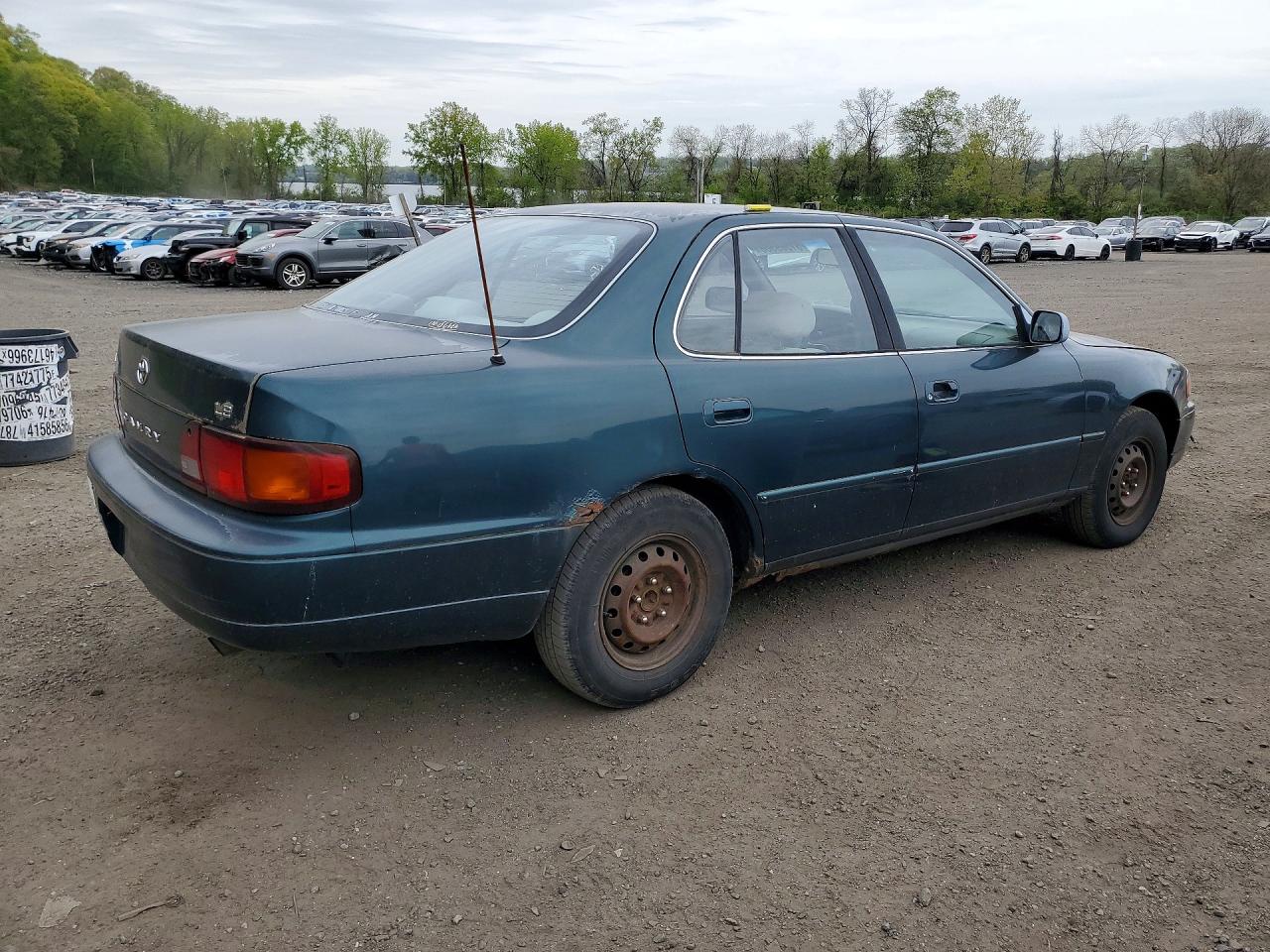 1996 Toyota Camry Le Teal vin: JT2BG12K8T0414357