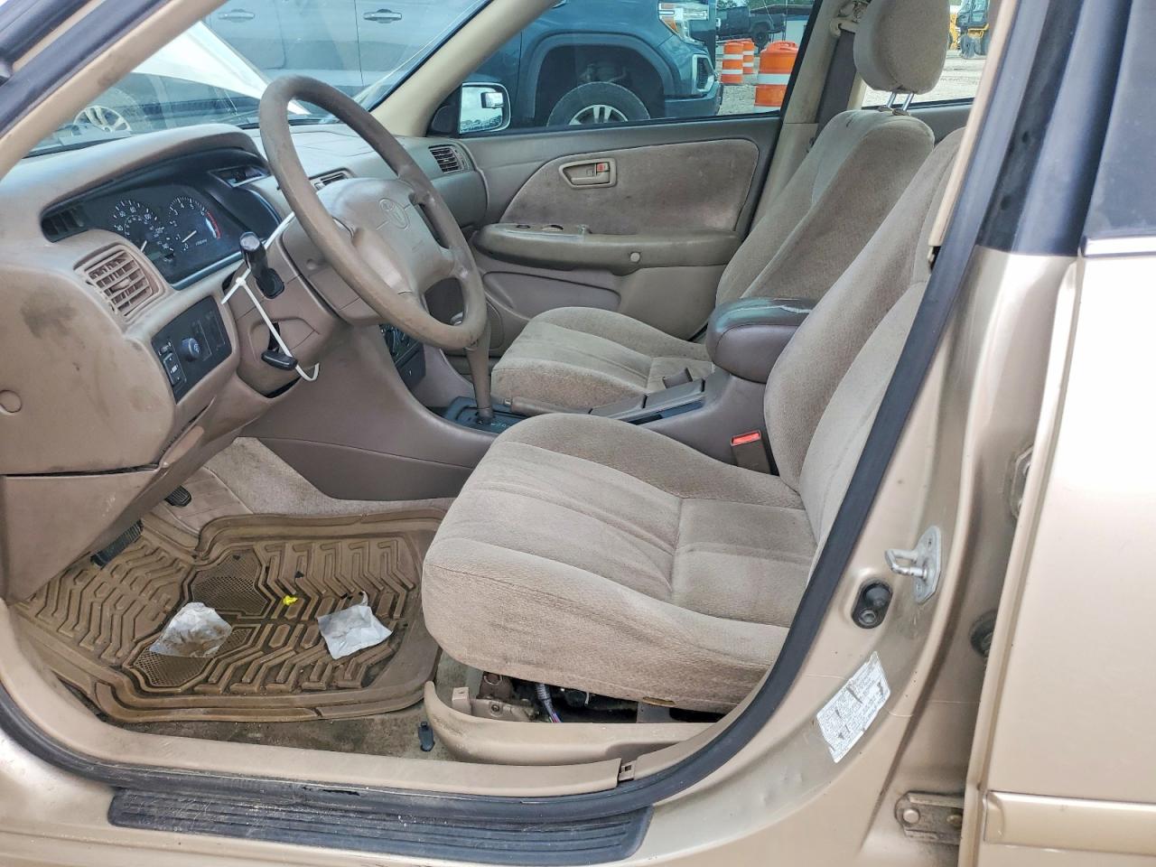 2001 Toyota Camry Le Beige vin: JT2BG22K010561551