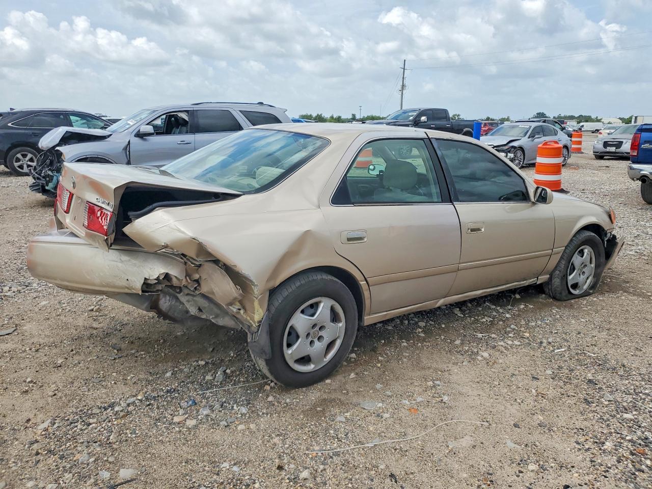 2001 Toyota Camry Le Beige vin: JT2BG22K010561551