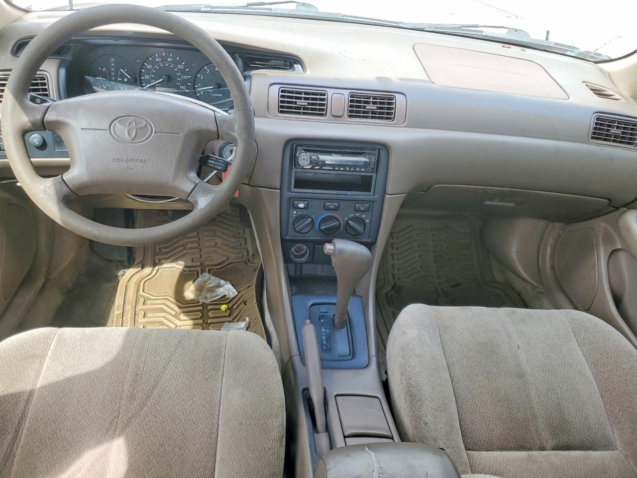 2001 Toyota Camry Le Beige vin: JT2BG22K010561551