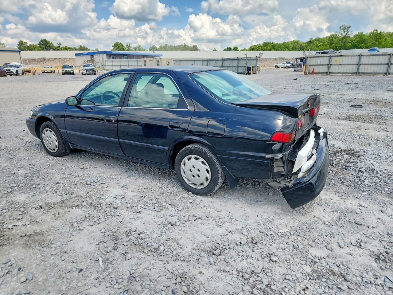 1998 Toyota Camry Le Black vin: JT2BG22K0W0185781