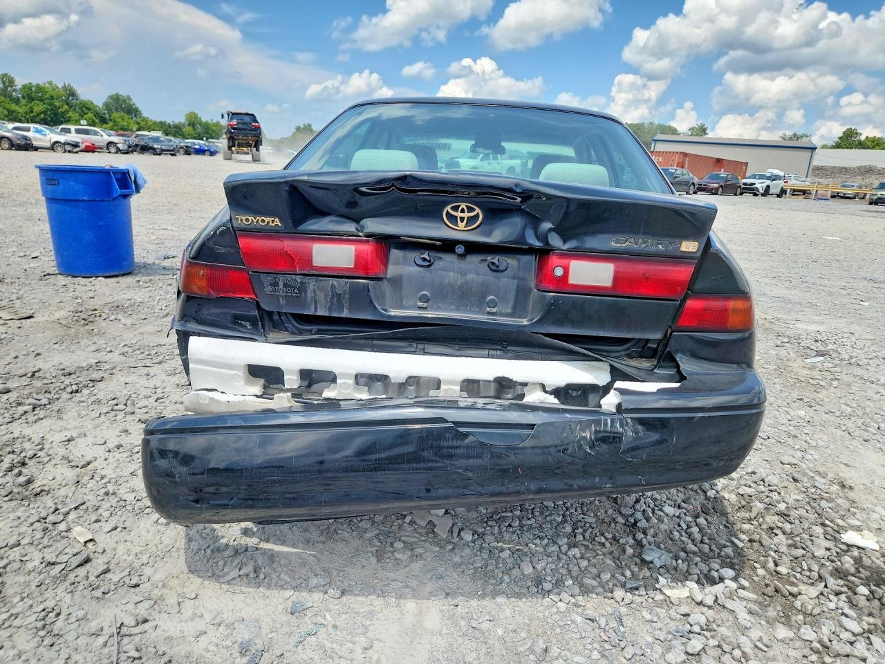 1998 Toyota Camry Le Black vin: JT2BG22K0W0185781