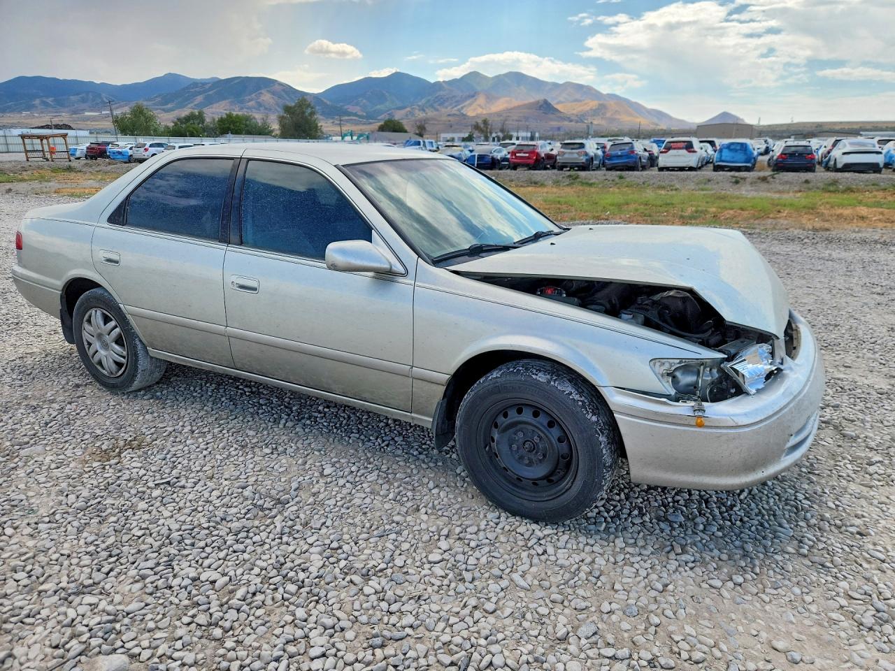 2000 Toyota Camry Le Silver vin: JT2BG22K0Y0506219