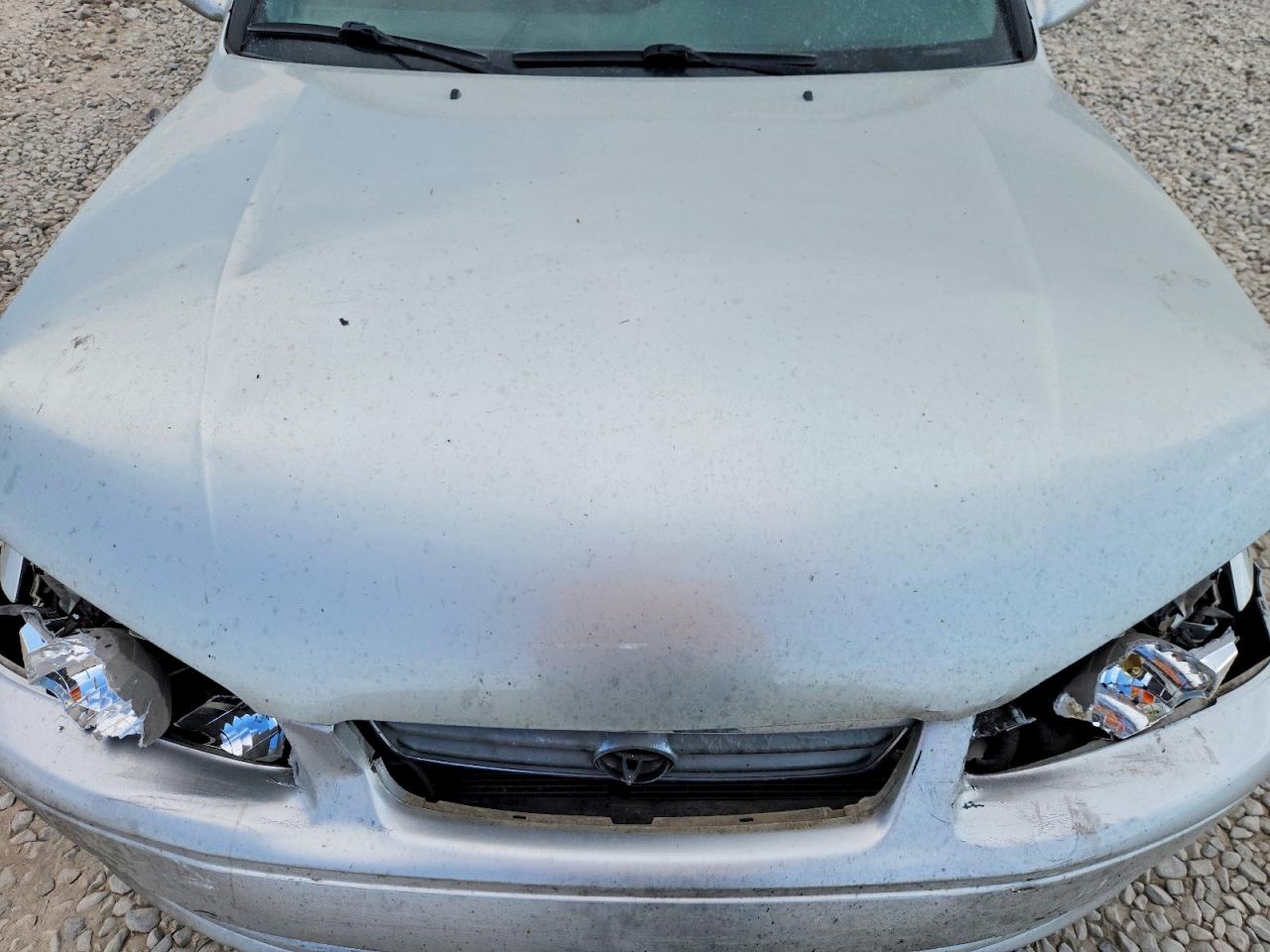 2000 Toyota Camry Le Silver vin: JT2BG22K0Y0506219