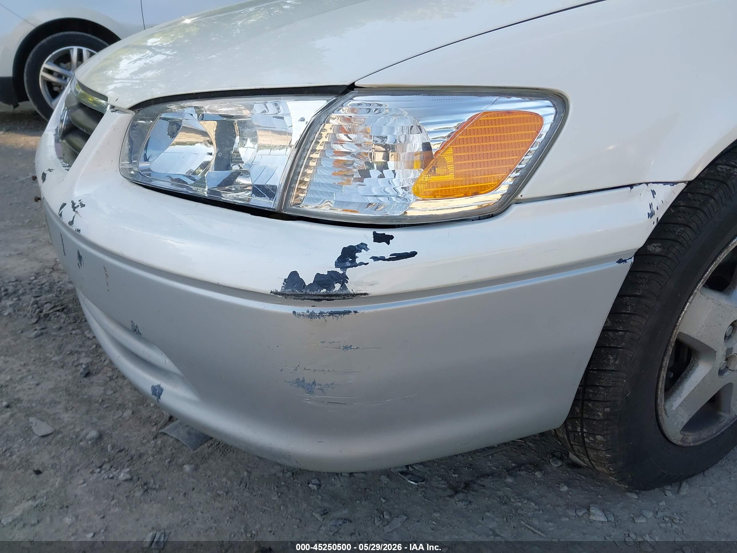 2001 Toyota Camry Le White vin: JT2BG22K110559646