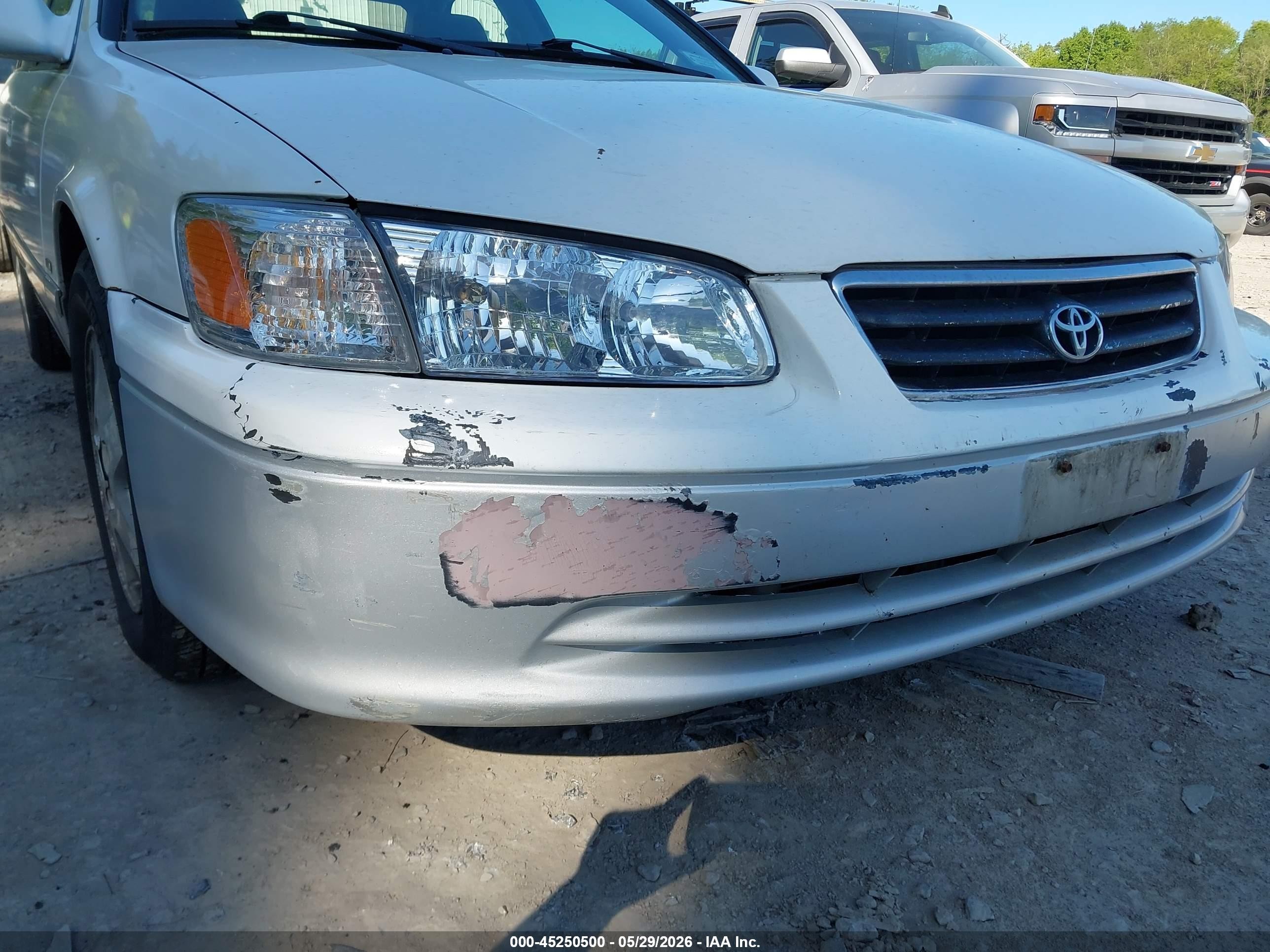 2001 Toyota Camry Le White vin: JT2BG22K110559646