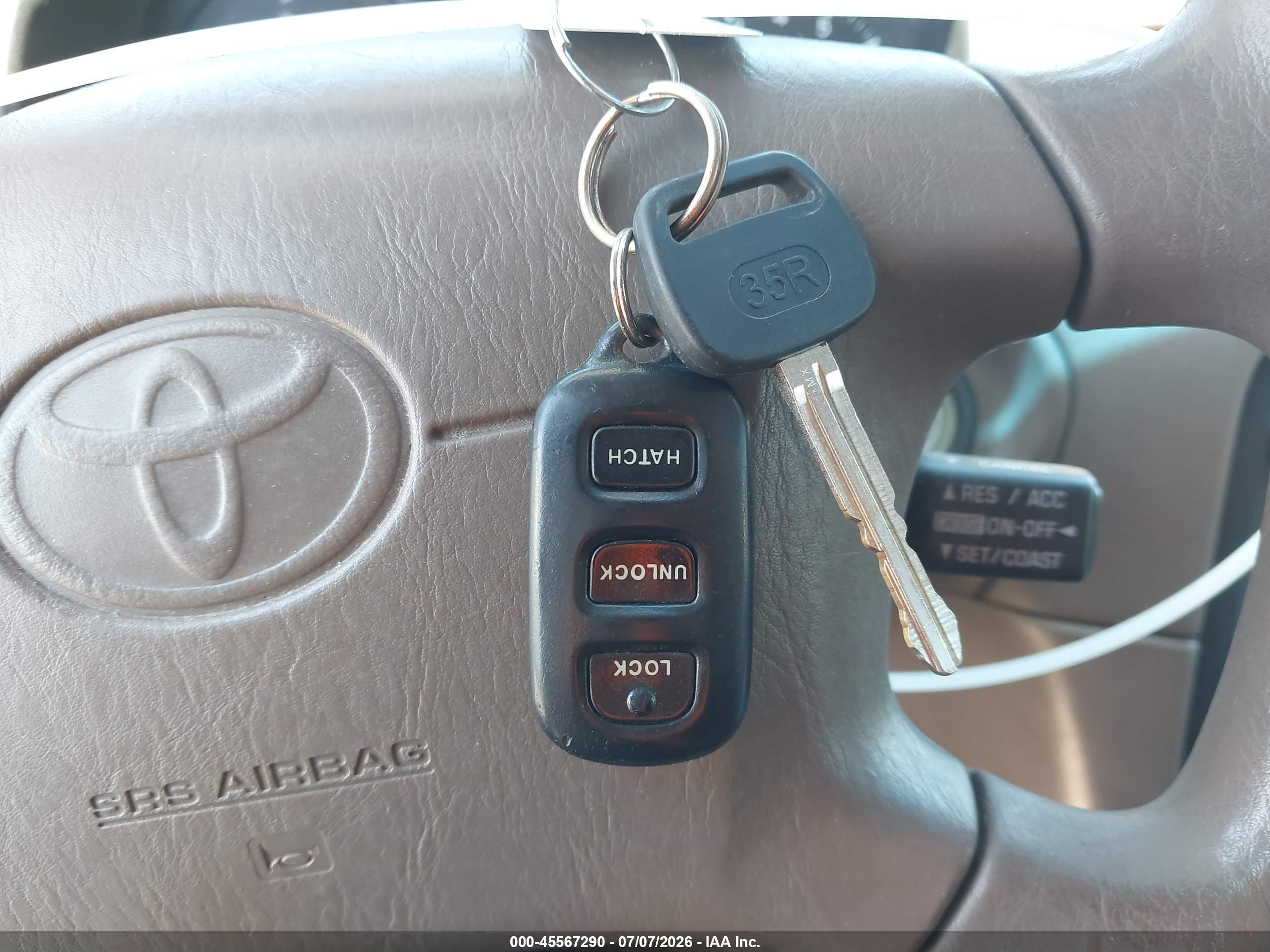 2001 Toyota Camry Le Champagne vin: JT2BG22K110603838