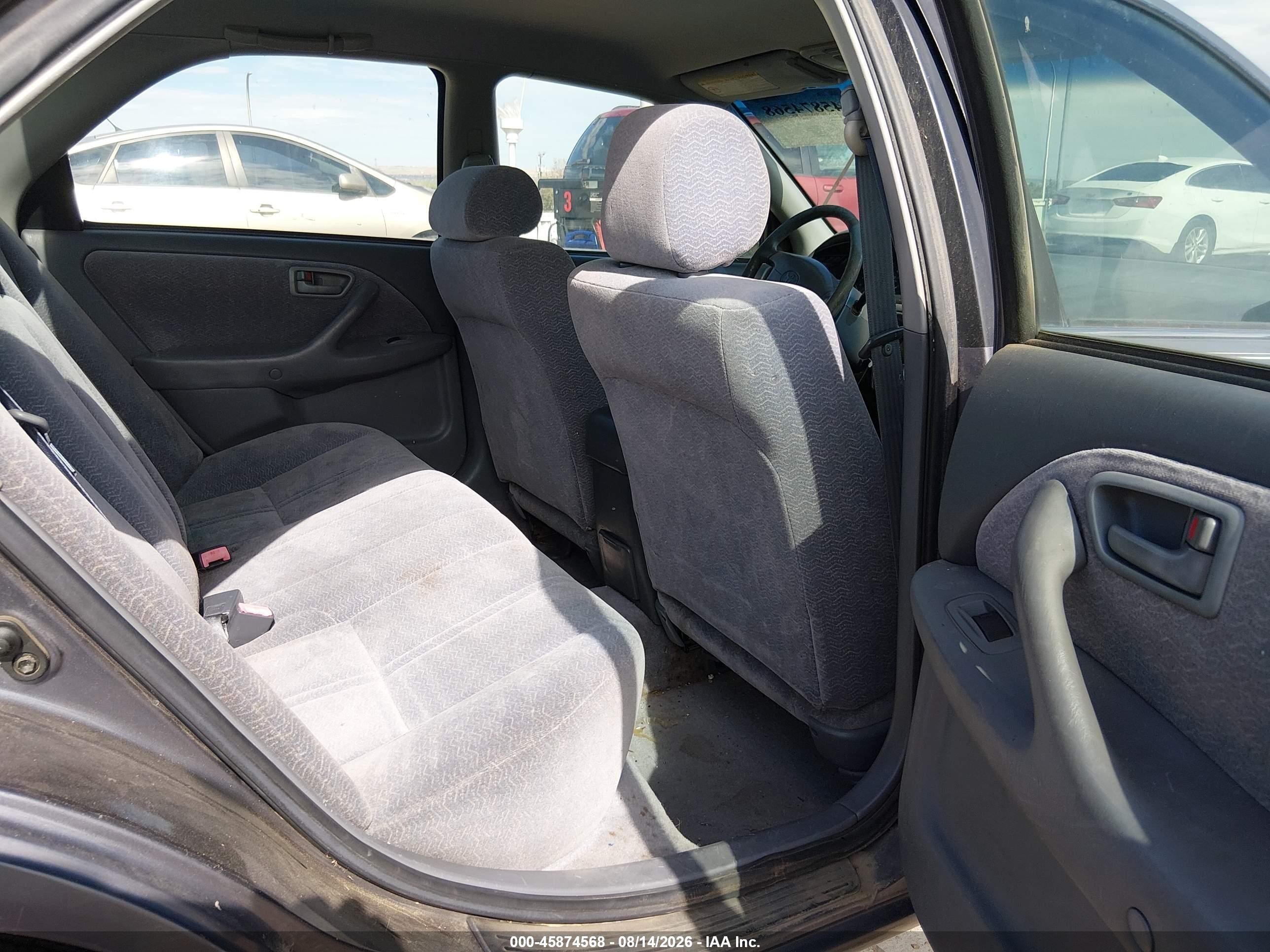 1998 Toyota Camry Le Gray vin: JT2BG22K1W0130370
