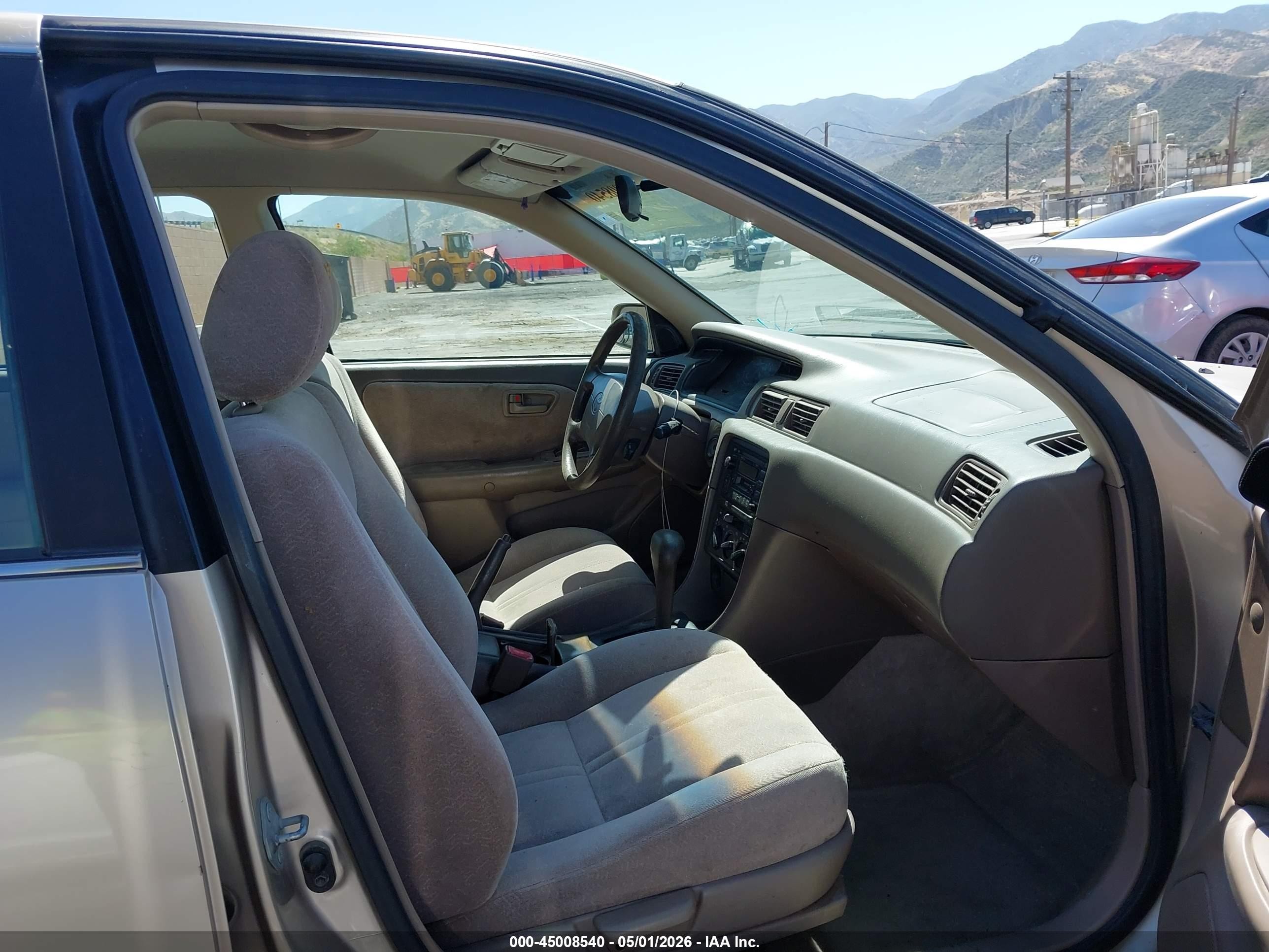 1999 Toyota Camry Le Бежевый vin: JT2BG22K1X0368981