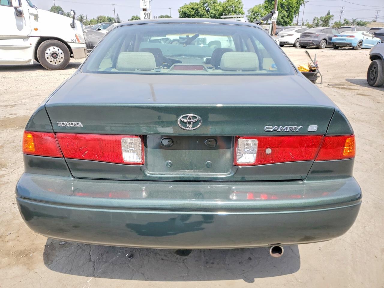 2000 Toyota Camry Le Green vin: JT2BG22K1Y0506357