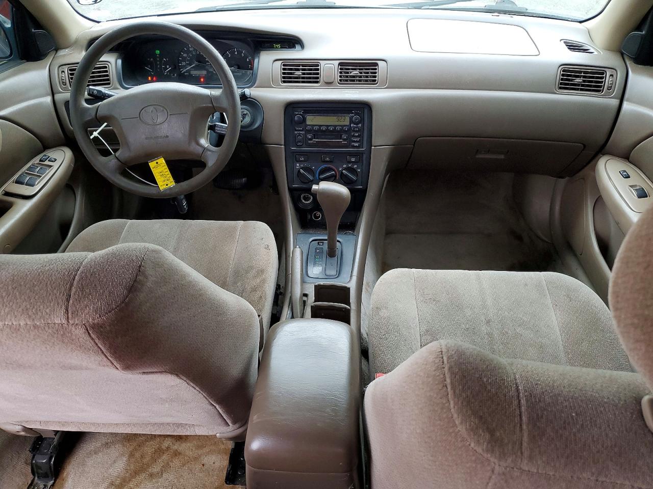 2001 Toyota Camry Le Gray vin: JT2BG22K210532567