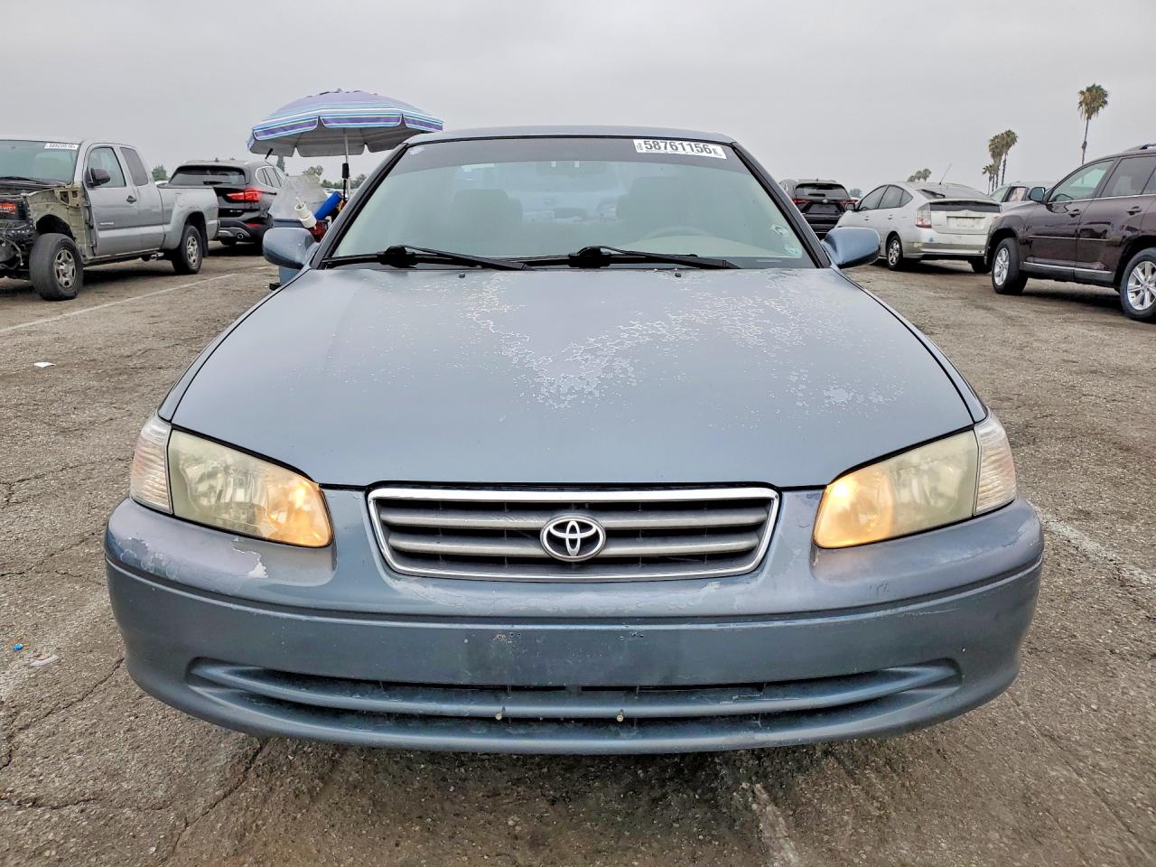 2001 Toyota Camry Le Gray vin: JT2BG22K210532567