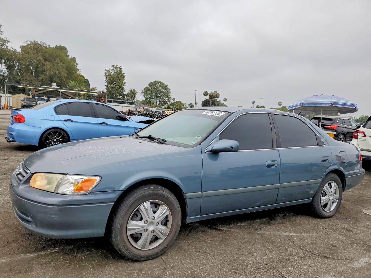 2001 Toyota Camry Le Gray vin: JT2BG22K210532567