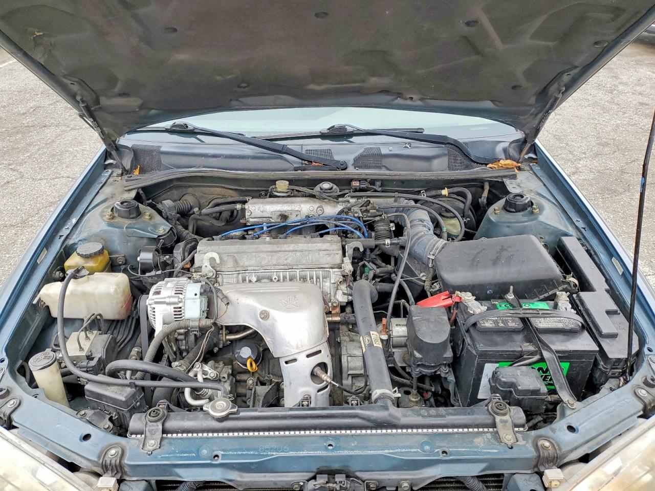 2001 Toyota Camry Le Gray vin: JT2BG22K210532567