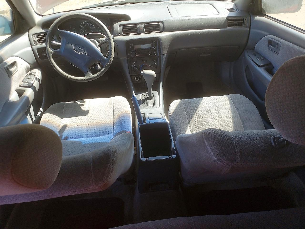 2001 Toyota Camry Le Бордовый vin: JT2BG22K210539731