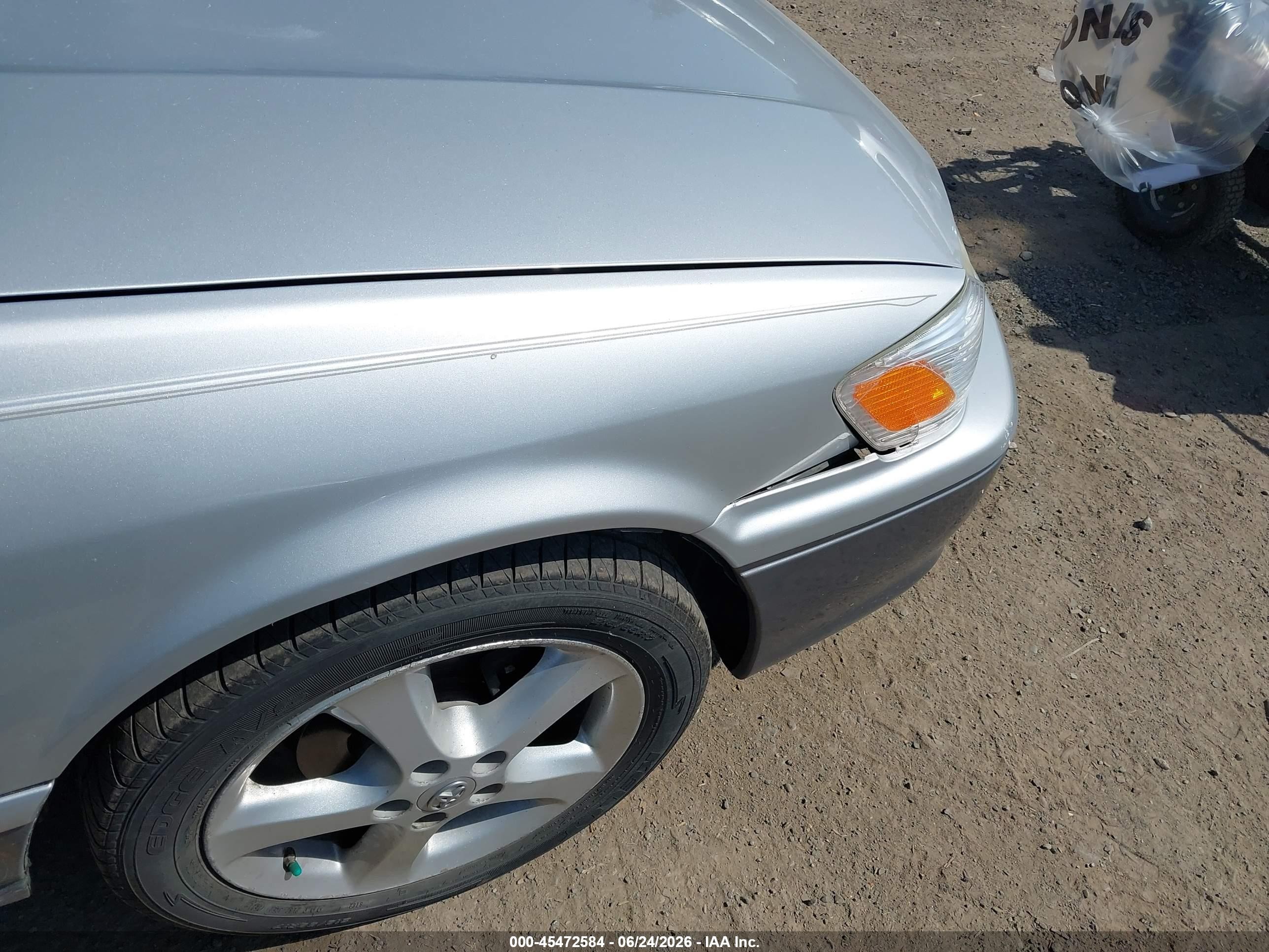 2001 Toyota Camry Le Silver vin: JT2BG22K210542435
