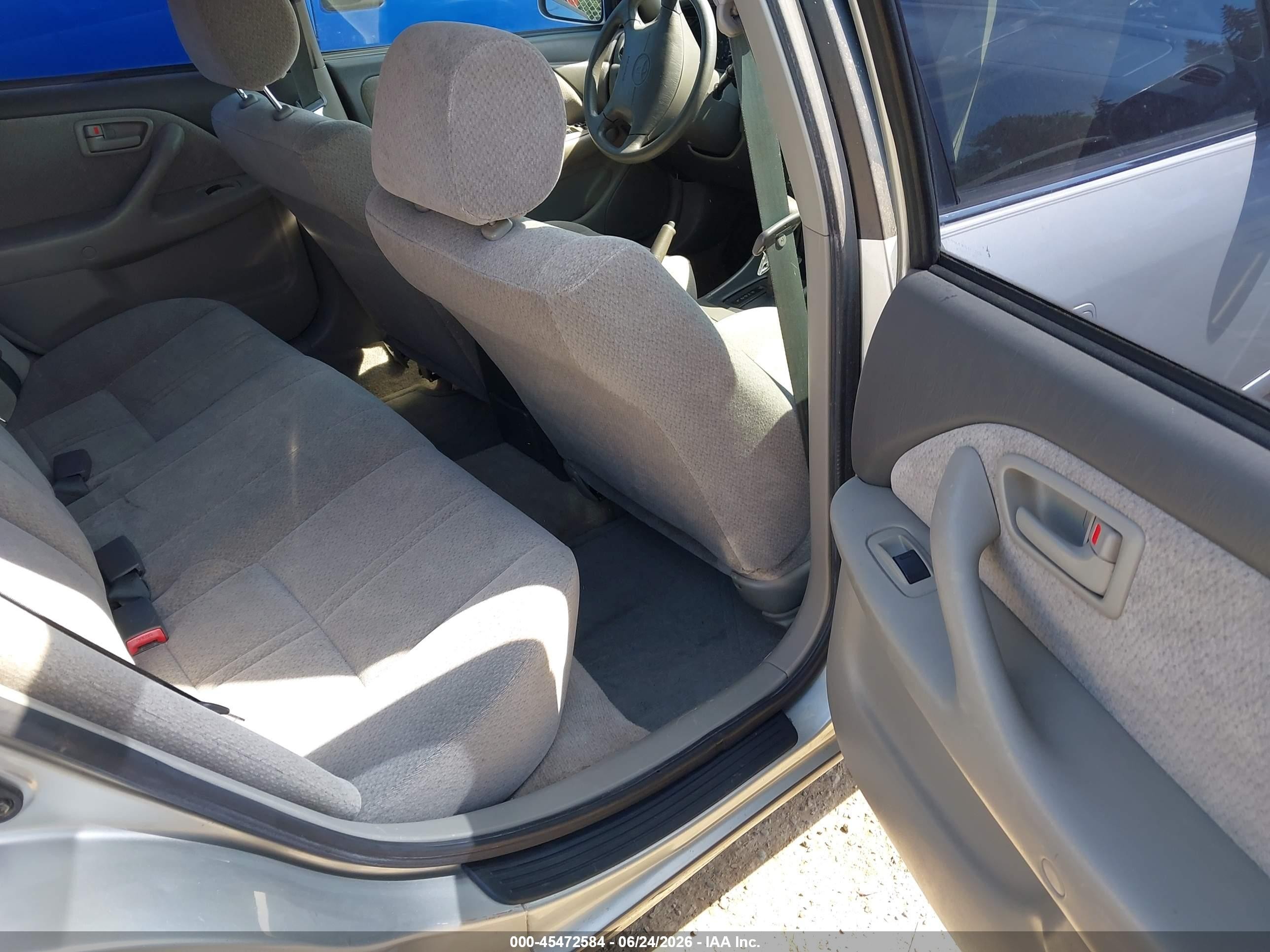 2001 Toyota Camry Le Silver vin: JT2BG22K210542435