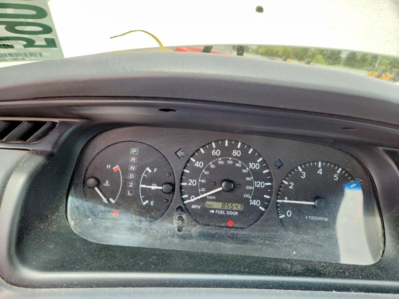 2001 Toyota Camry Le White vin: JT2BG22K210568078