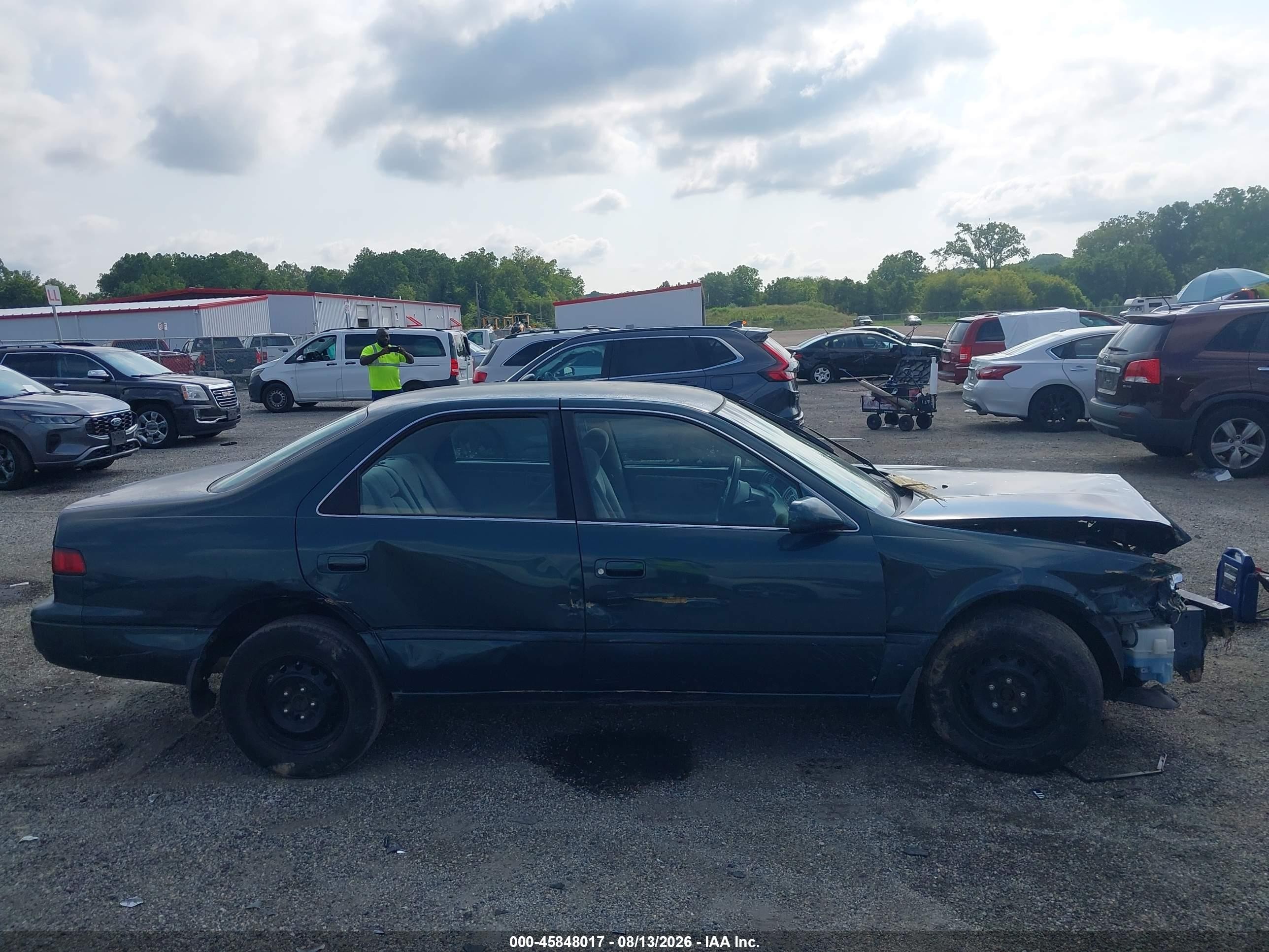 1997 Toyota Camry Le Green vin: JT2BG22K2V0024301